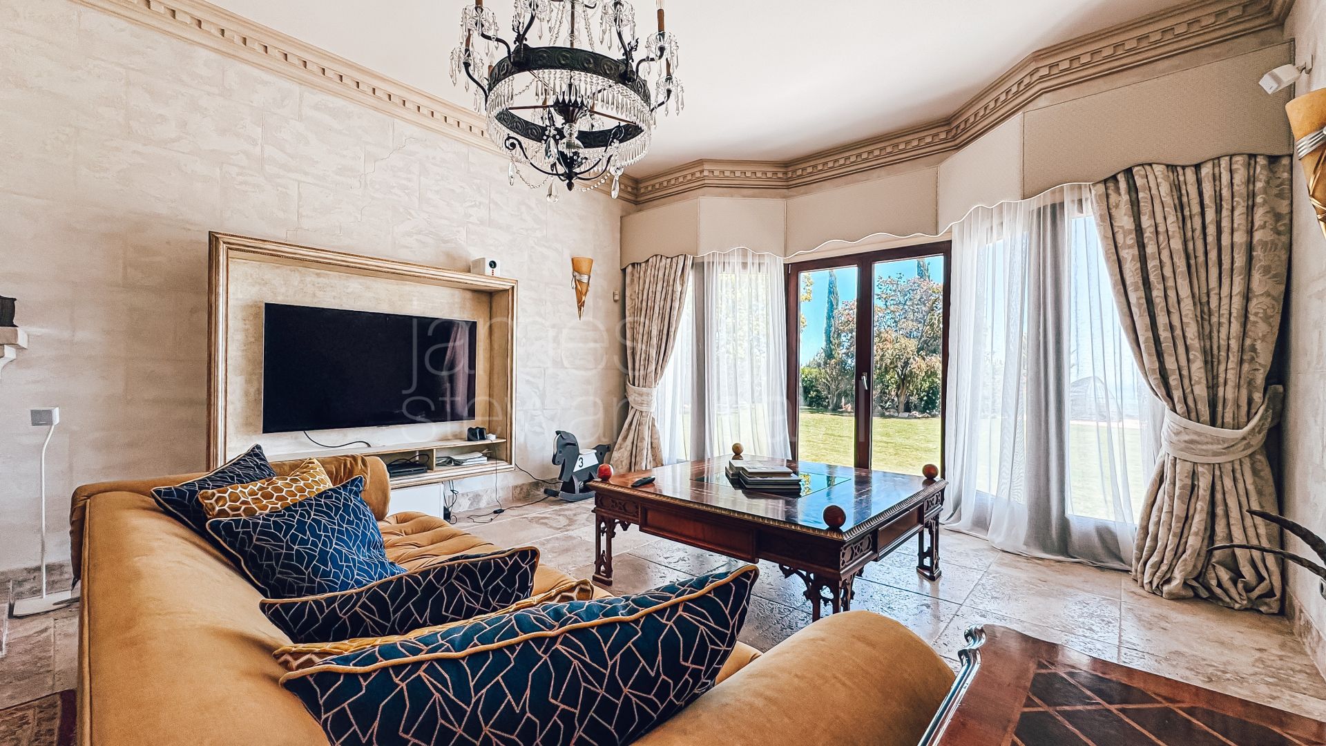 Villa reformada con vistas panorámicas al mar en La Zagaleta, Benahavís