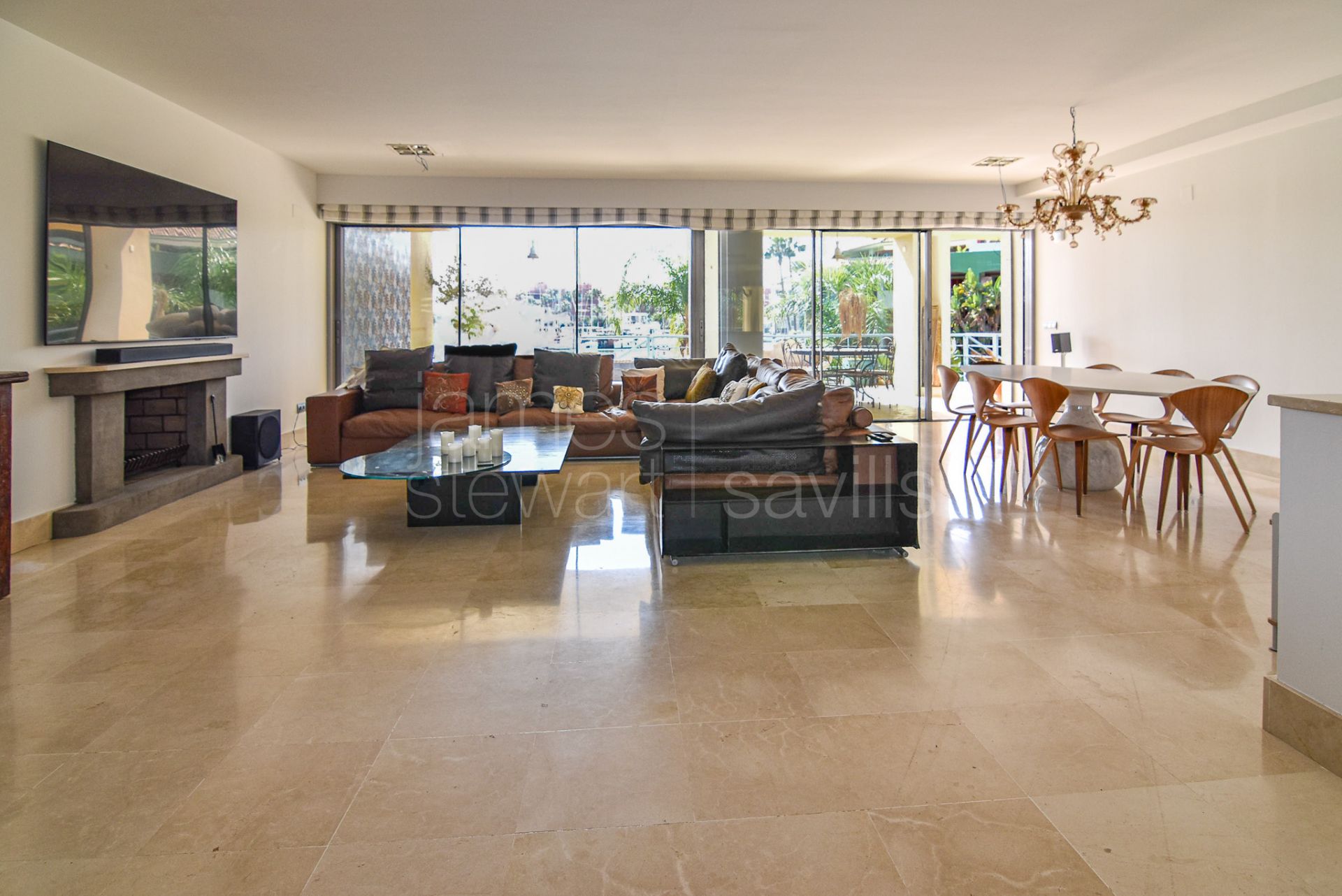Apartamento amplio y luminoso de 5 dormitorios en La Marina de Sotogrande