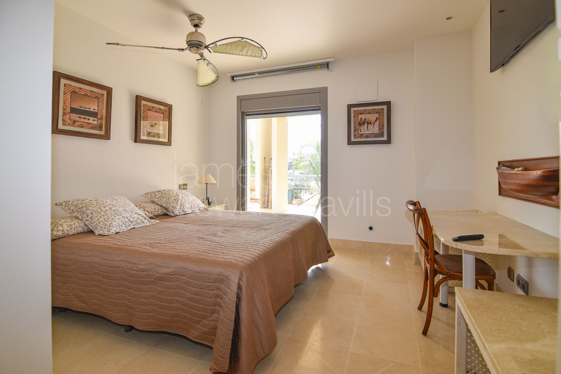 Apartamento amplio y luminoso de 5 dormitorios en La Marina de Sotogrande
