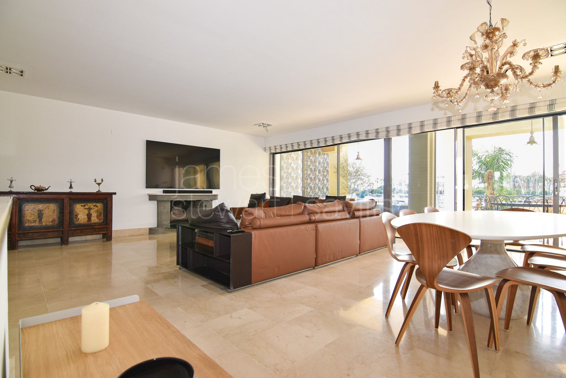 Apartamento amplio y luminoso de 5 dormitorios en La Marina de Sotogrande