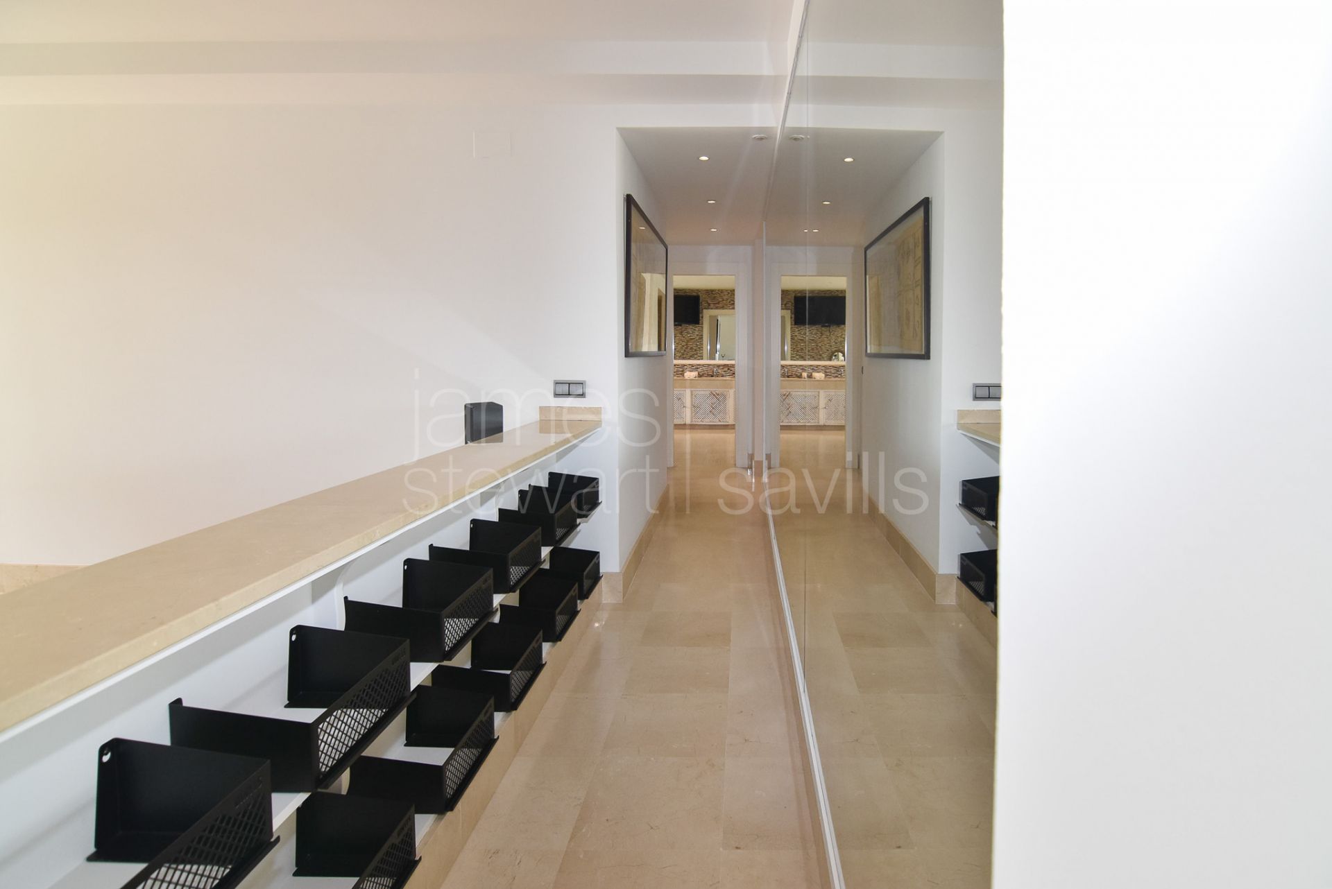 Apartamento amplio y luminoso de 5 dormitorios en La Marina de Sotogrande