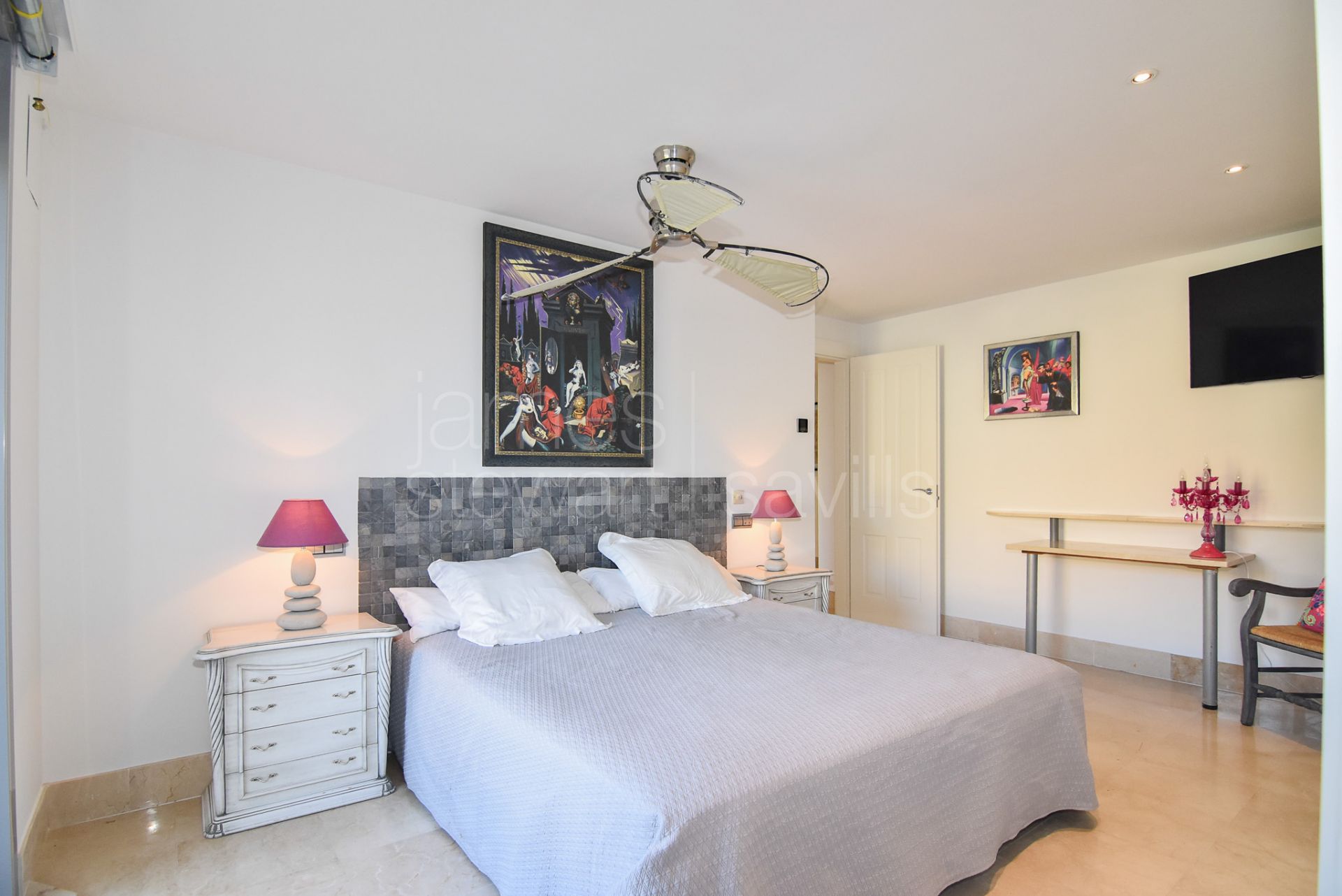 Apartamento amplio y luminoso de 5 dormitorios en La Marina de Sotogrande