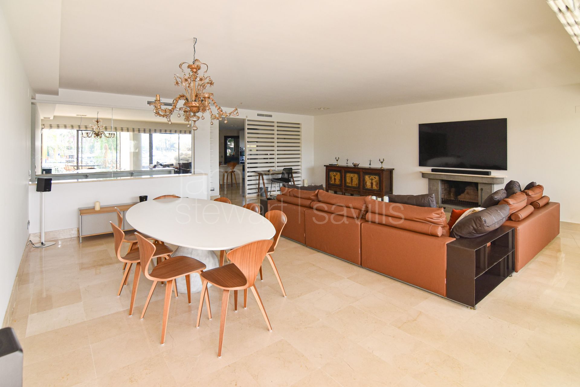 Apartamento amplio y luminoso de 5 dormitorios en La Marina de Sotogrande