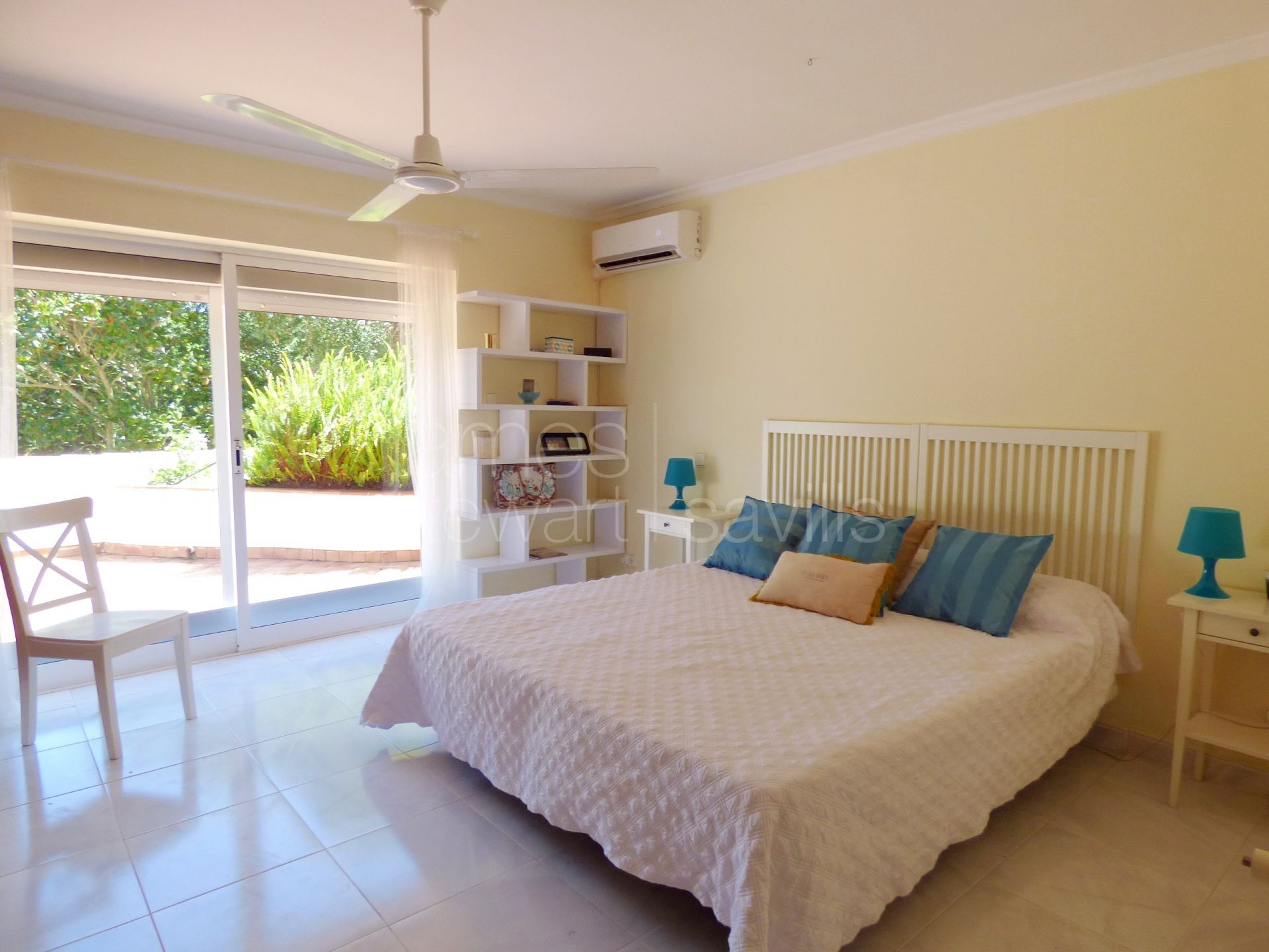 Spacious 3 bedroom villa with guest apartment in the C zone of Sotogrande