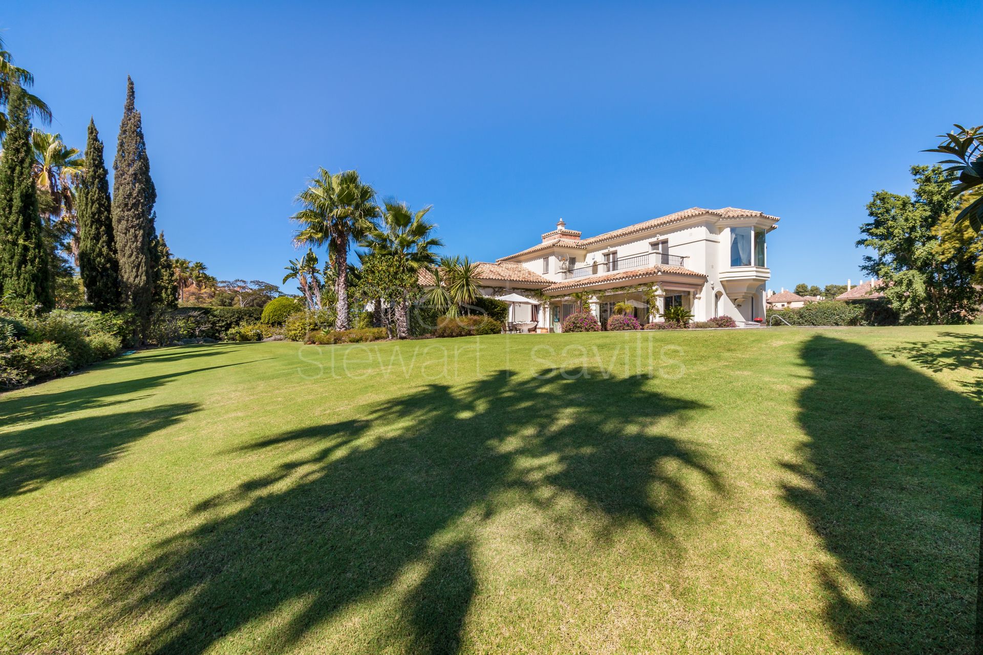 Great family home on an elevated plot in the F zone of Sotogrande Alto
