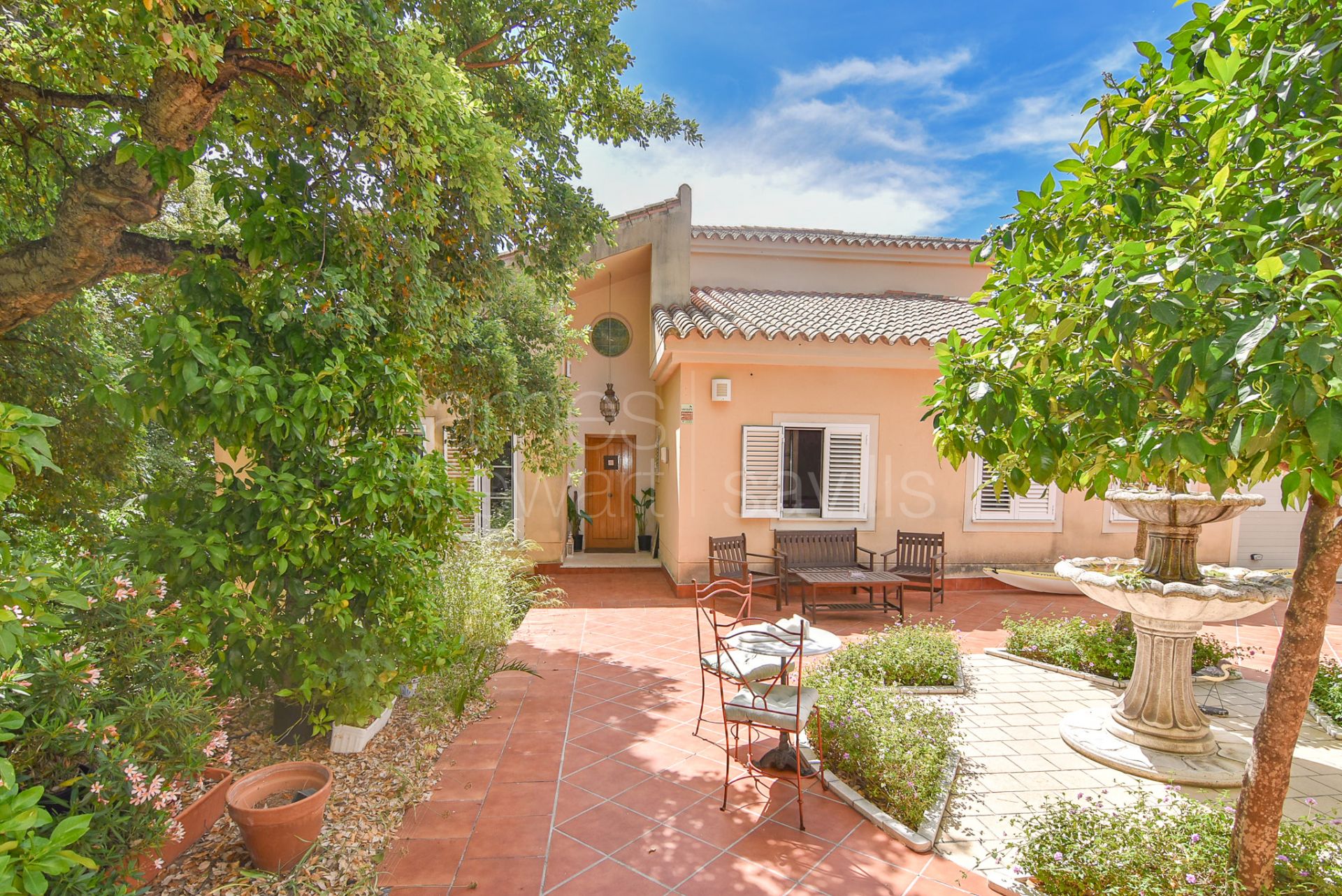 Spacious villa in one of the desirable streets of central Sotogrande