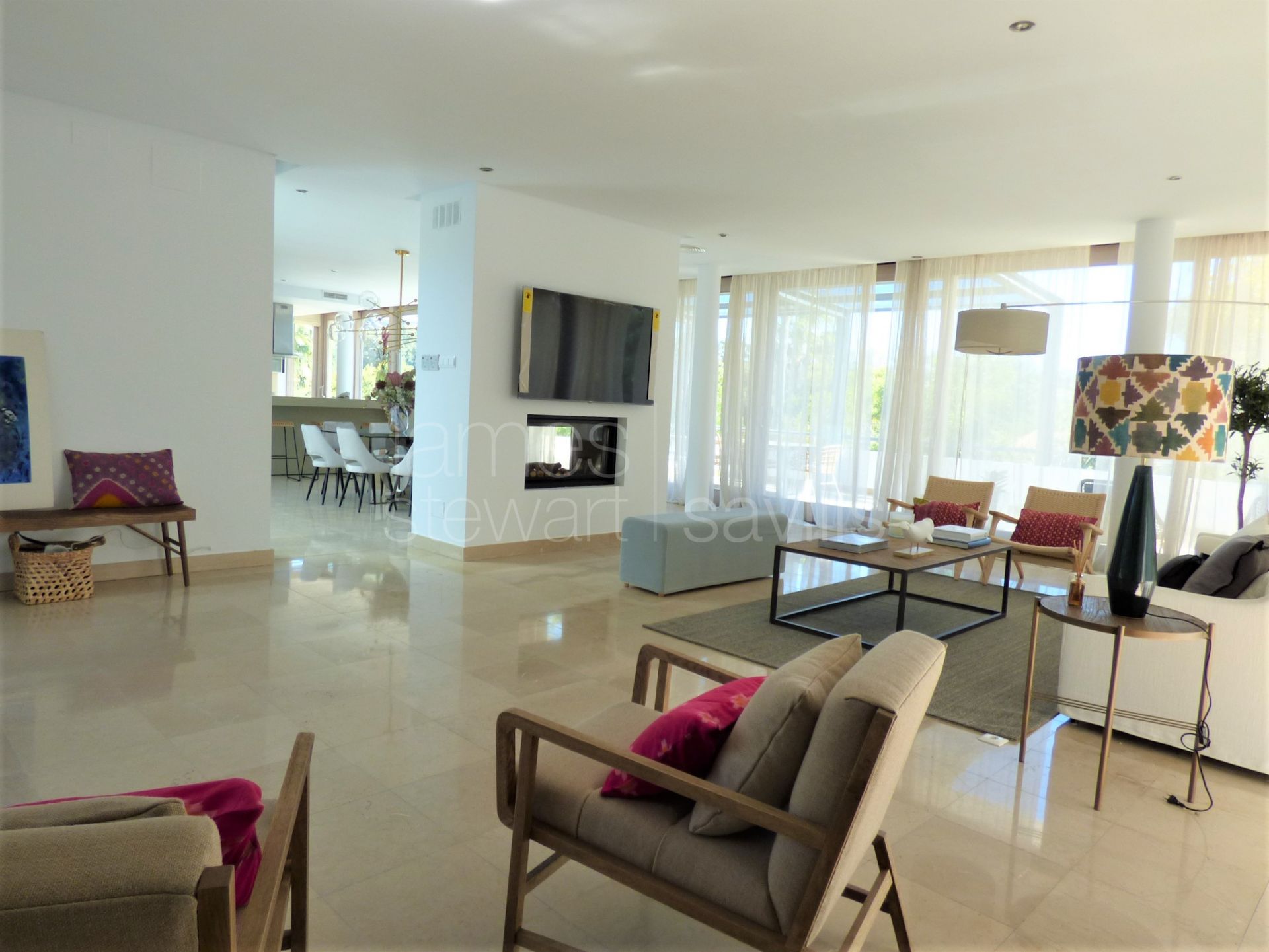 Villa de estilo contemporáneo y muy espaciosa - ideal para una gran familia.
