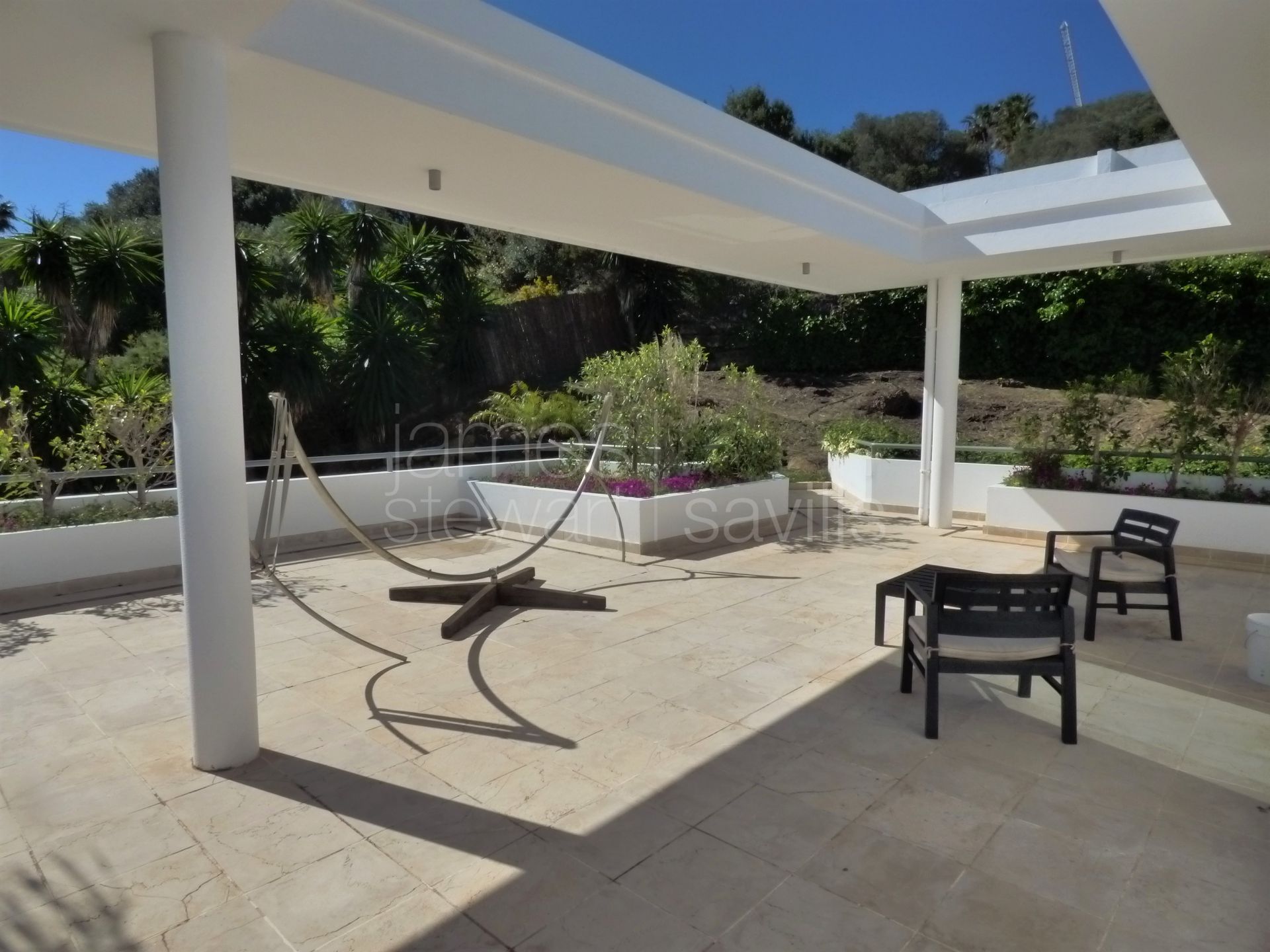 Villa de estilo contemporáneo y muy espaciosa - ideal para una gran familia.