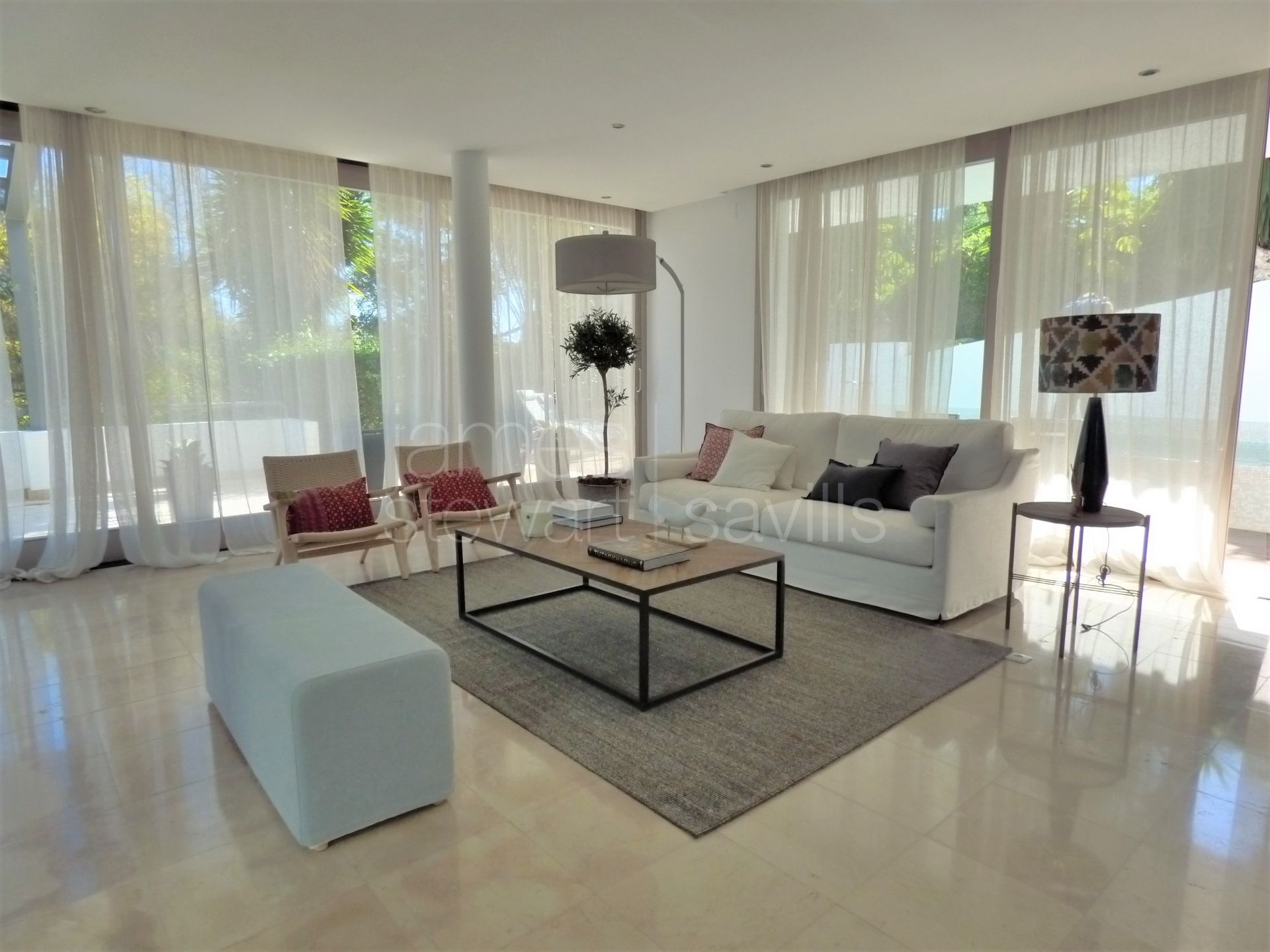 Villa de estilo contemporáneo y muy espaciosa - ideal para una gran familia.