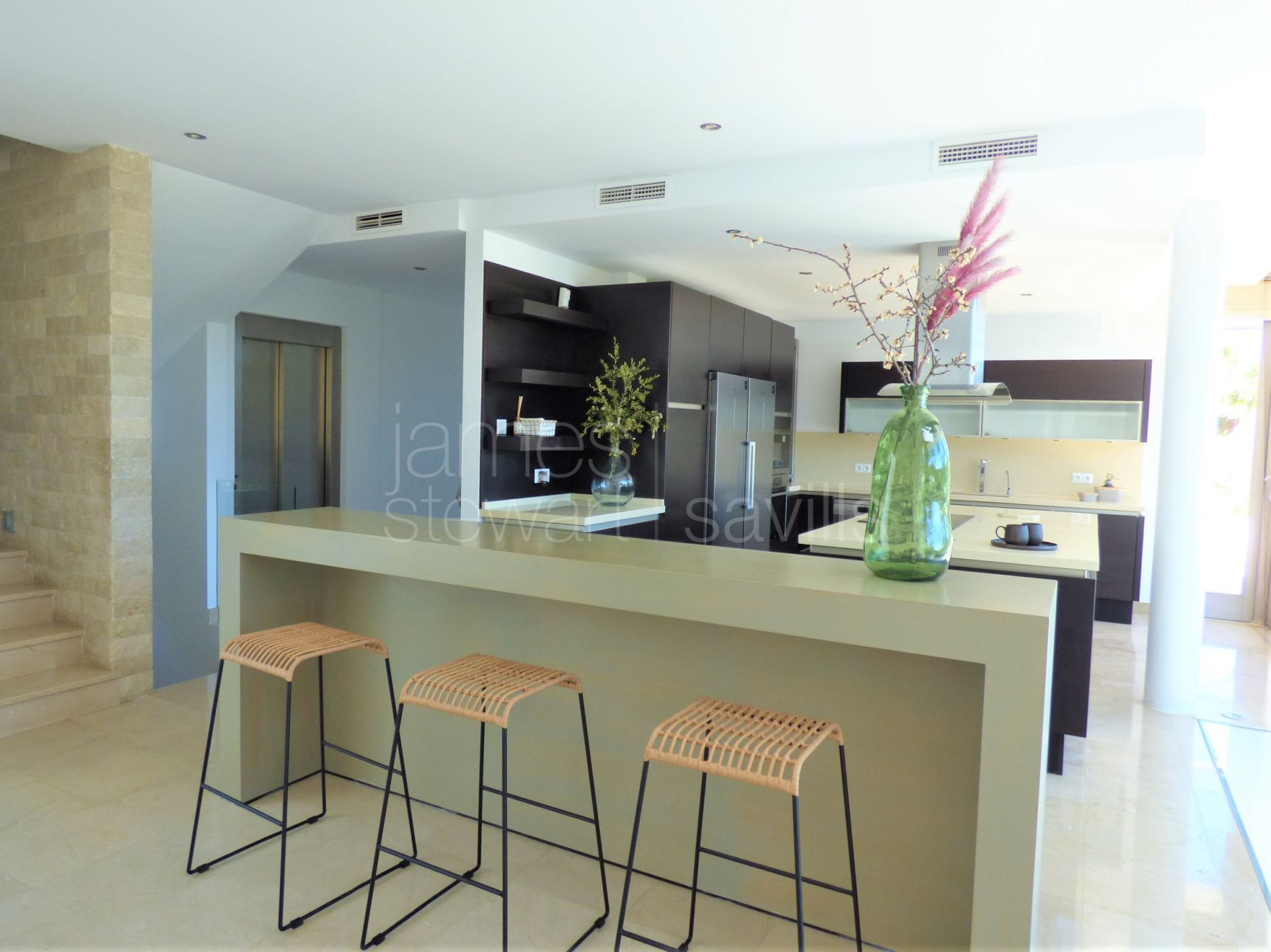 Villa de estilo contemporáneo y muy espaciosa - ideal para una gran familia.