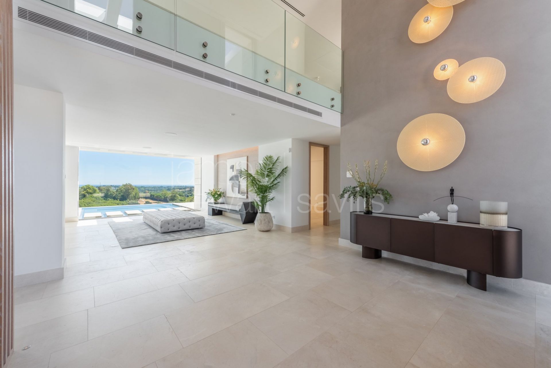 WHITE is an absolutely stunning property and one of the truly great houses of Sotogrande.
