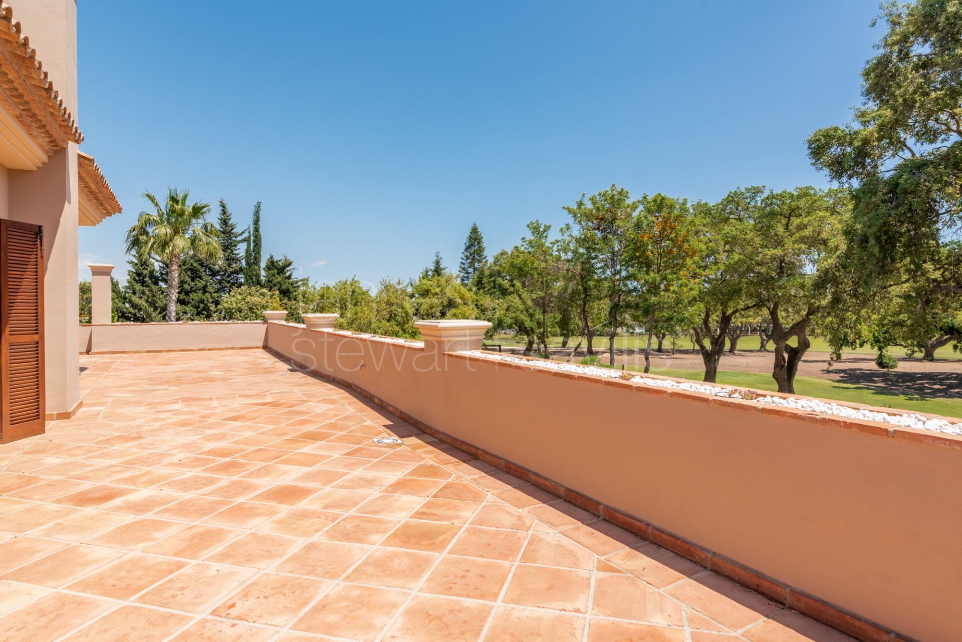 Excellent Andaluz style villa frontline to San Roque Golf old Course