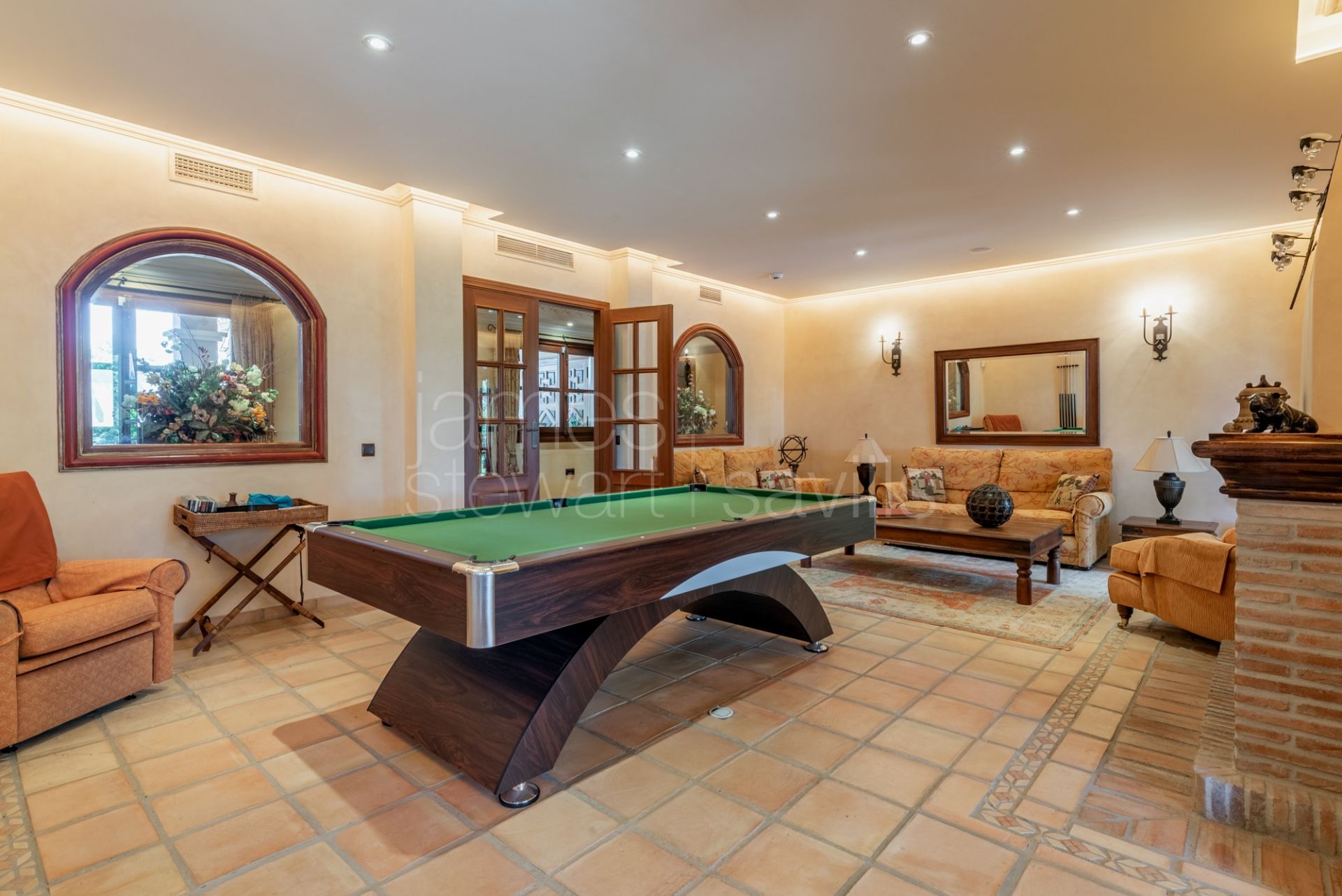 Excellent Andaluz style villa frontline to San Roque Golf old Course