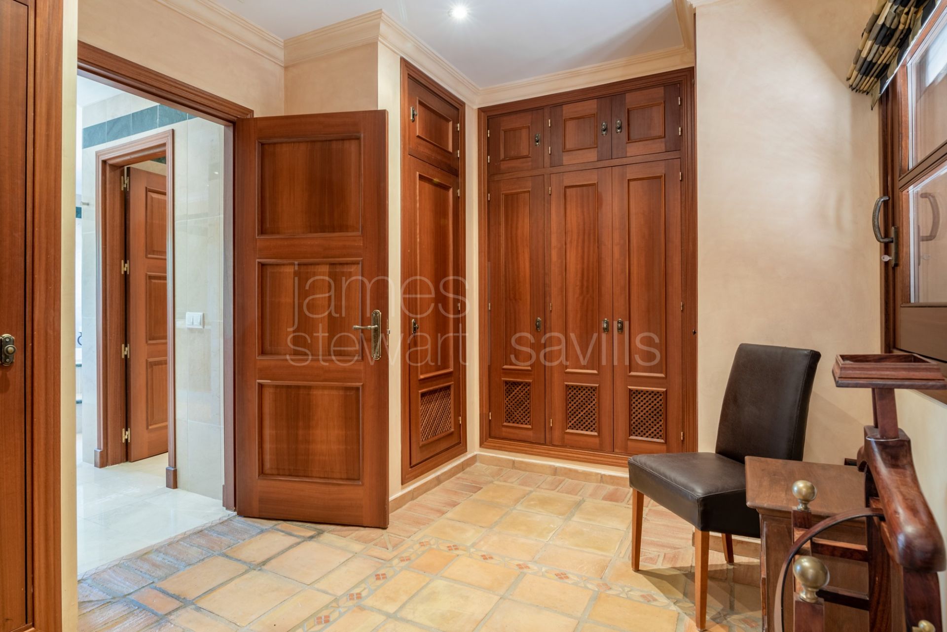 Excellent Andaluz style villa frontline to San Roque Golf old Course