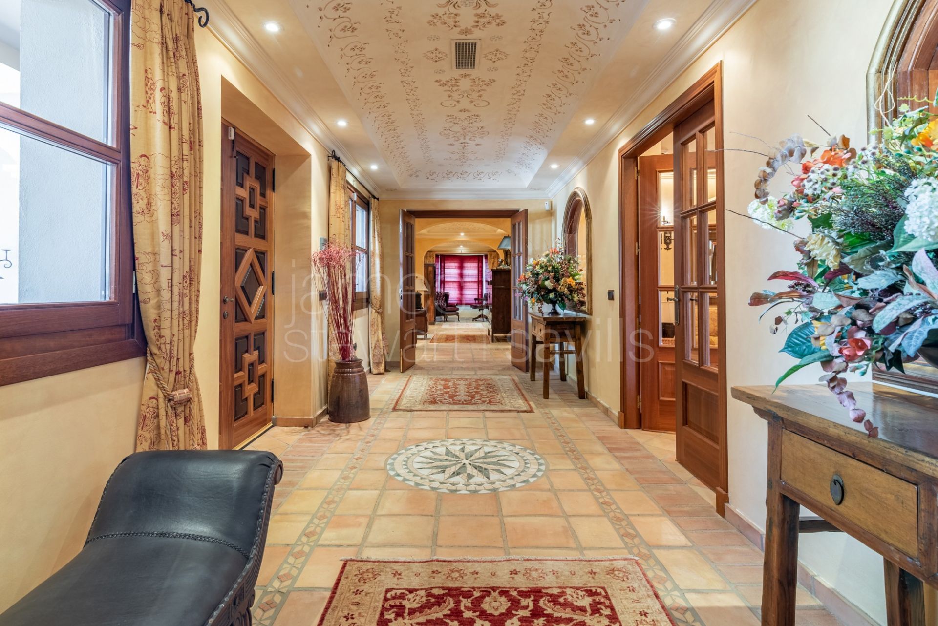 Excellent Andaluz style villa frontline to San Roque Golf old Course