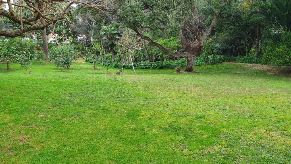 MAGNIFICENT PLOT ON PRESTIGIOUS PASEO DEL PARQUE - LOWER SOTOGRANDE