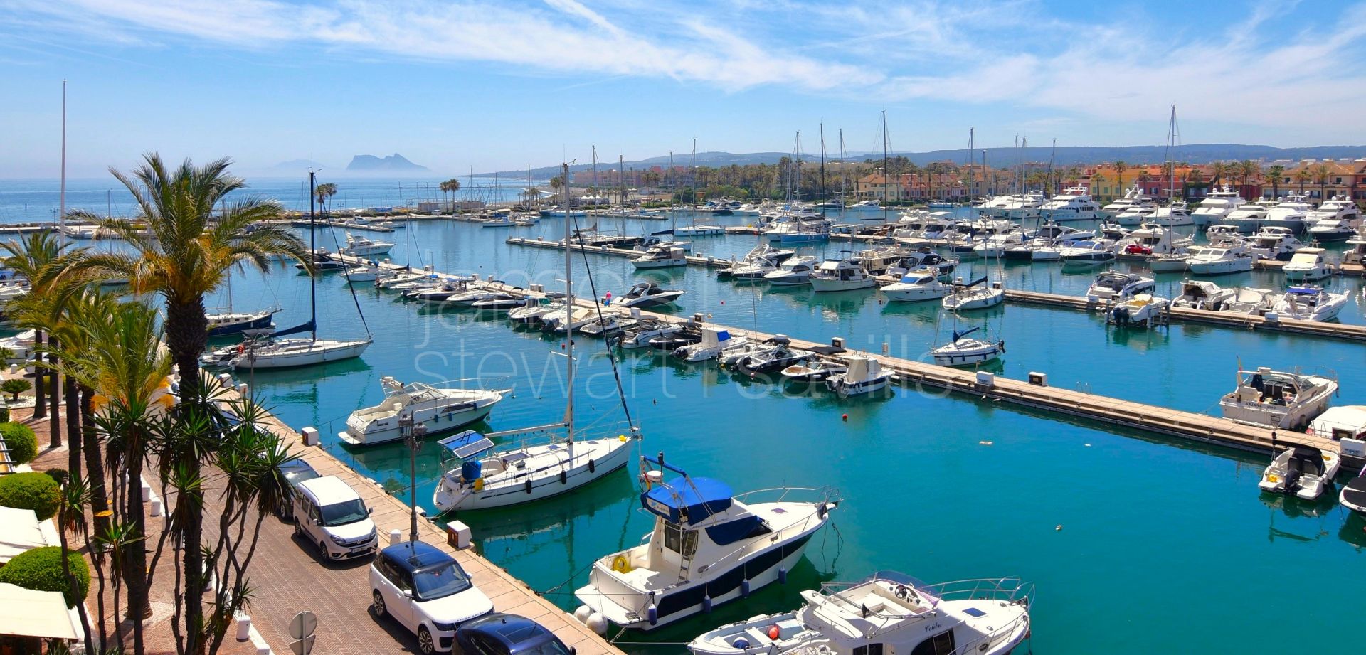 Penthouse in the Puerto Deportivo of Sotogrande with the best views possible