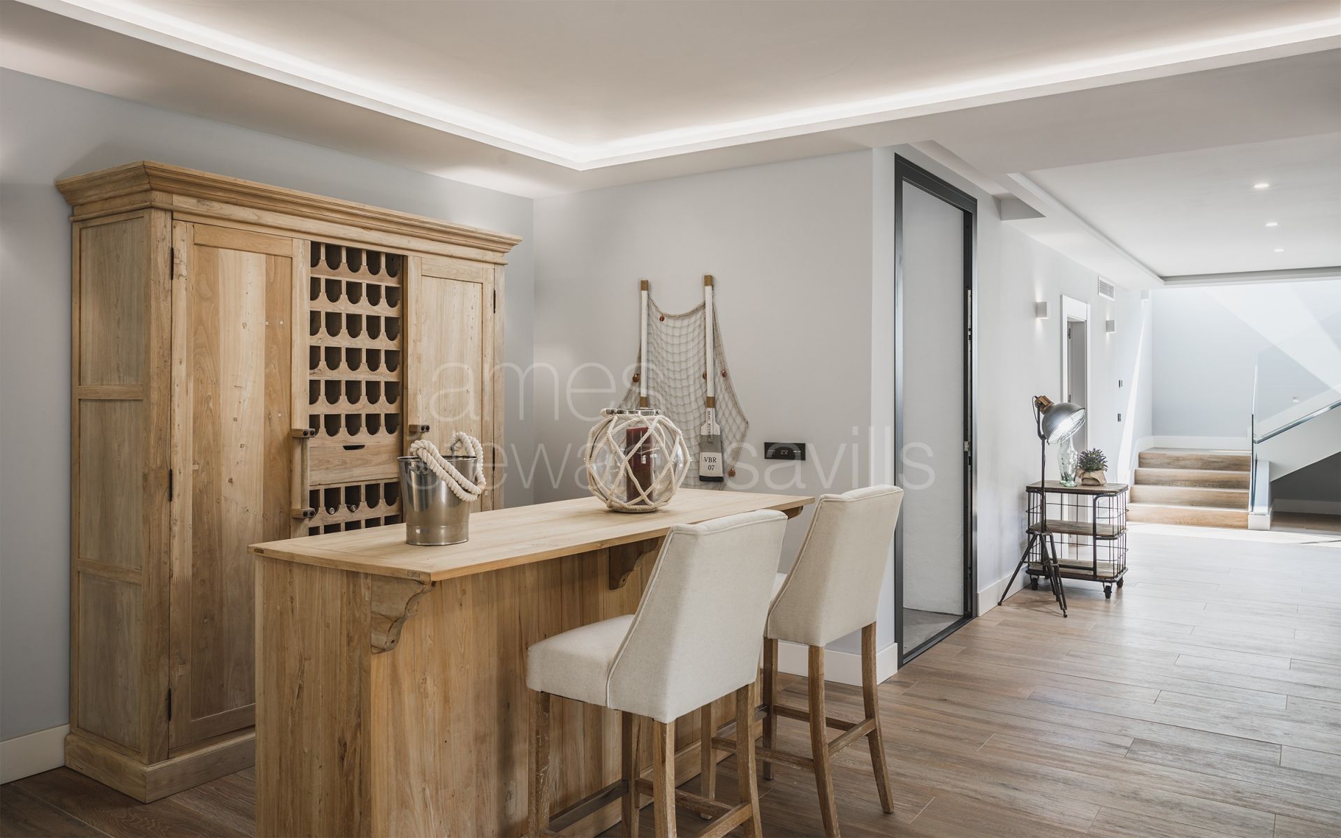 Impresionante villa recién terminada en la zona de Reyes y Reinas en Sotogrande.