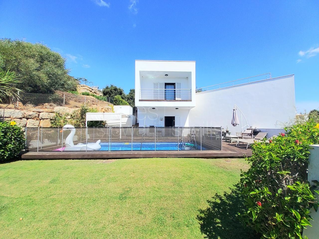 Contemporary villa with elevated sea views from Estepona to Gibraltar