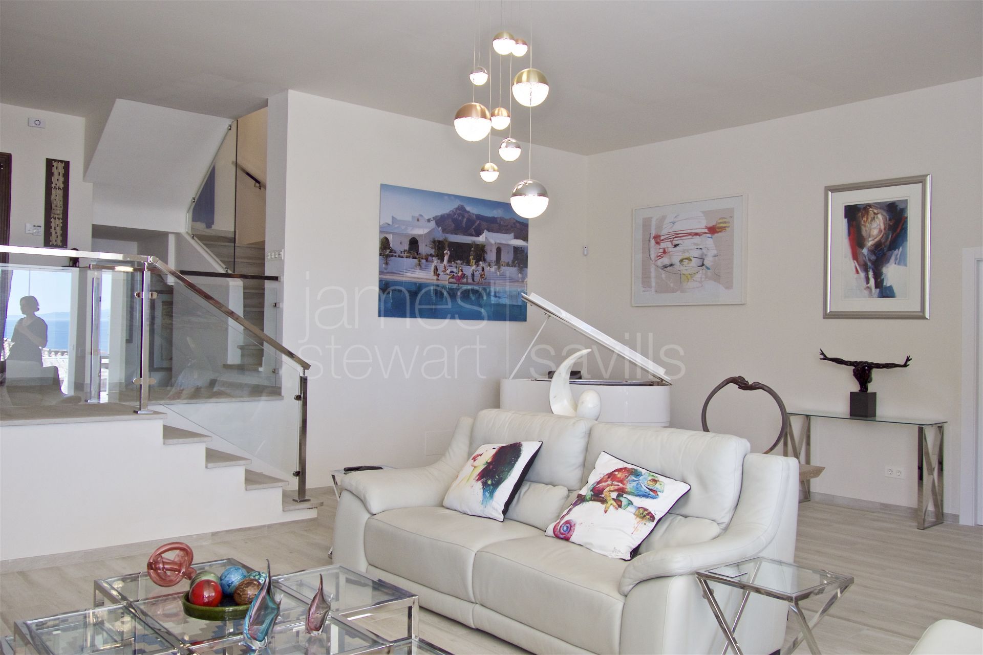 Boutique B&B with panoramic sea views walking distance to Duquesa port
