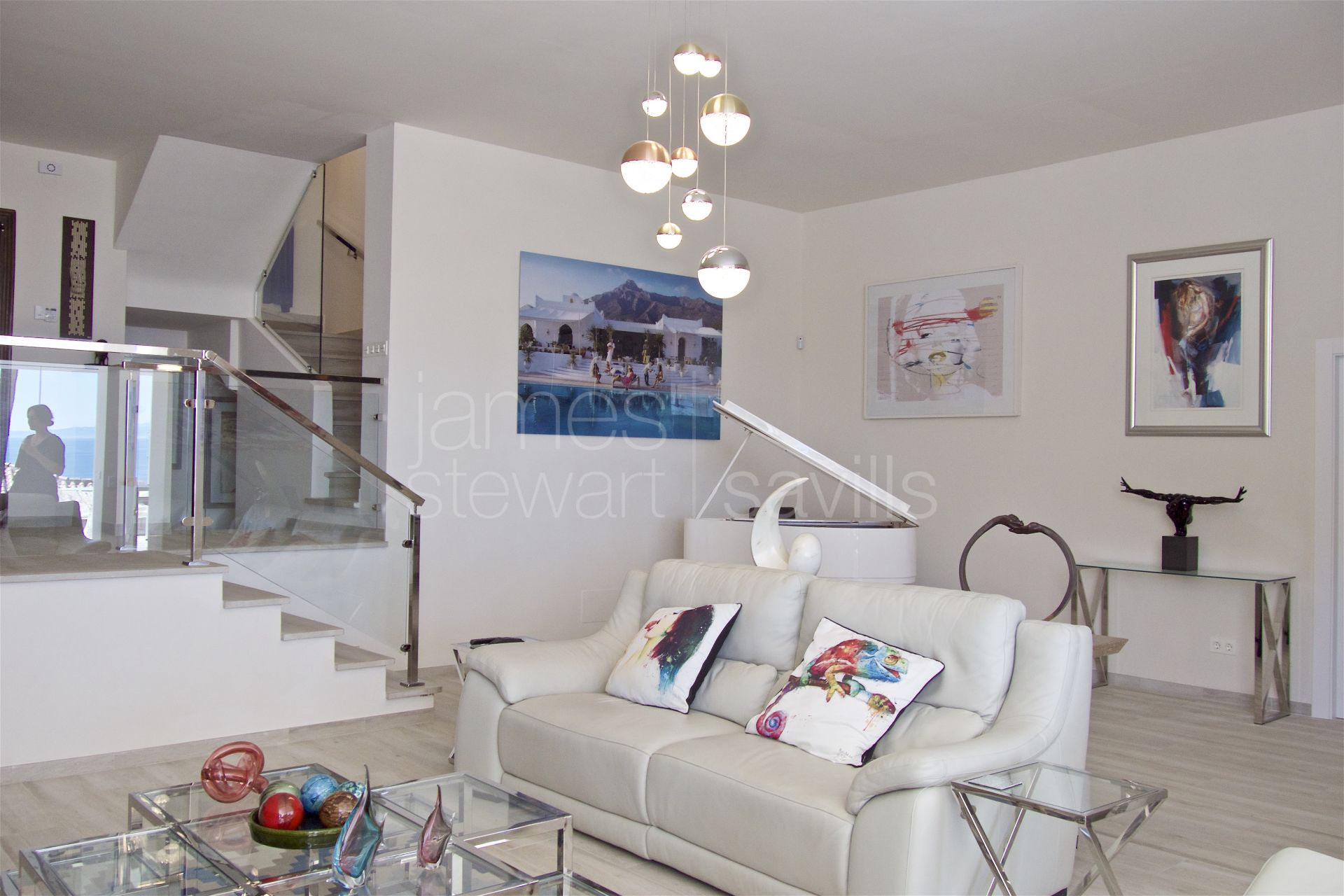 Large villa with panoramic sea views walking distance to Duquesa port (with B&B licence)