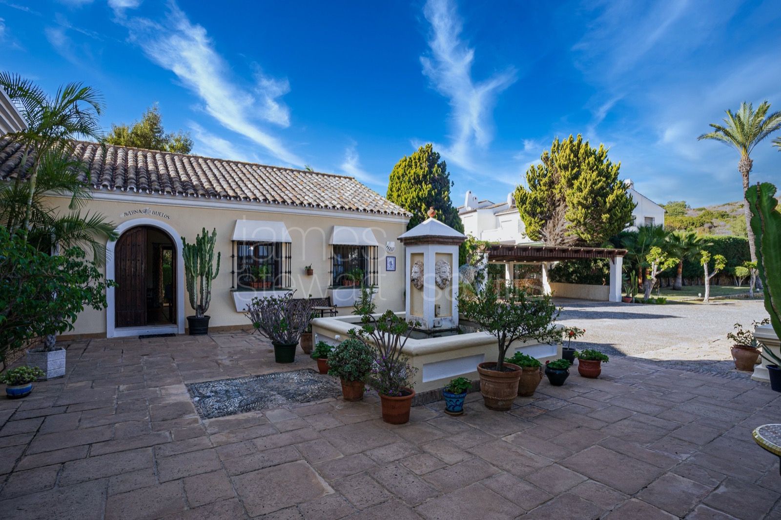 Villa en primera línea de golf en La Duquesa