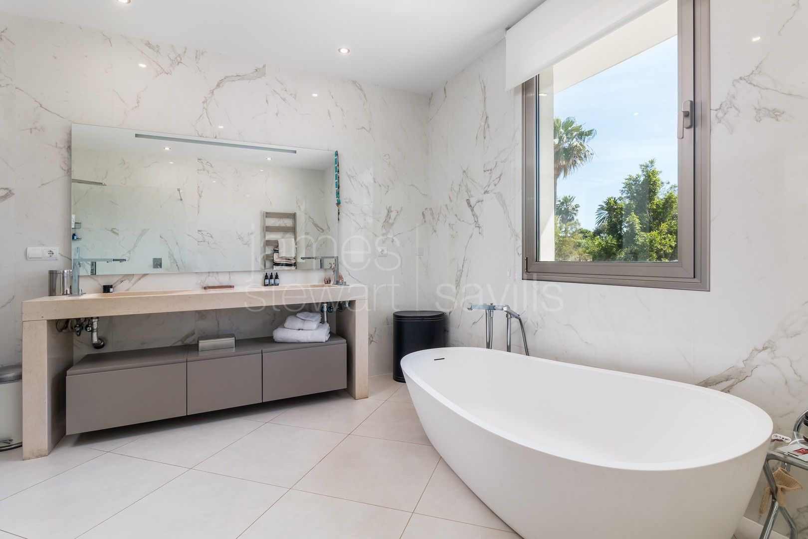 SOTOGRANDE ALTO - Hermosa villa estilo nórdico con madera de la mejor calidad