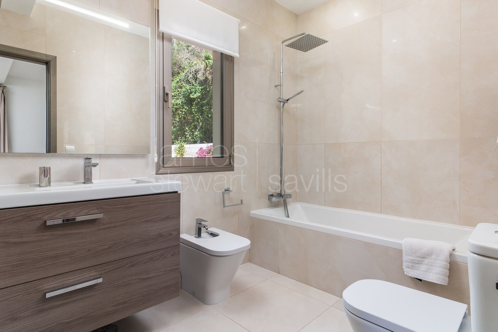 SOTOGRANDE ALTO - Hermosa villa estilo nórdico con madera de la mejor calidad
