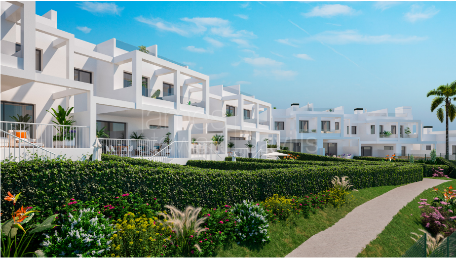 Casas adosadas de nueva construcción en Bahía de las Rocas.