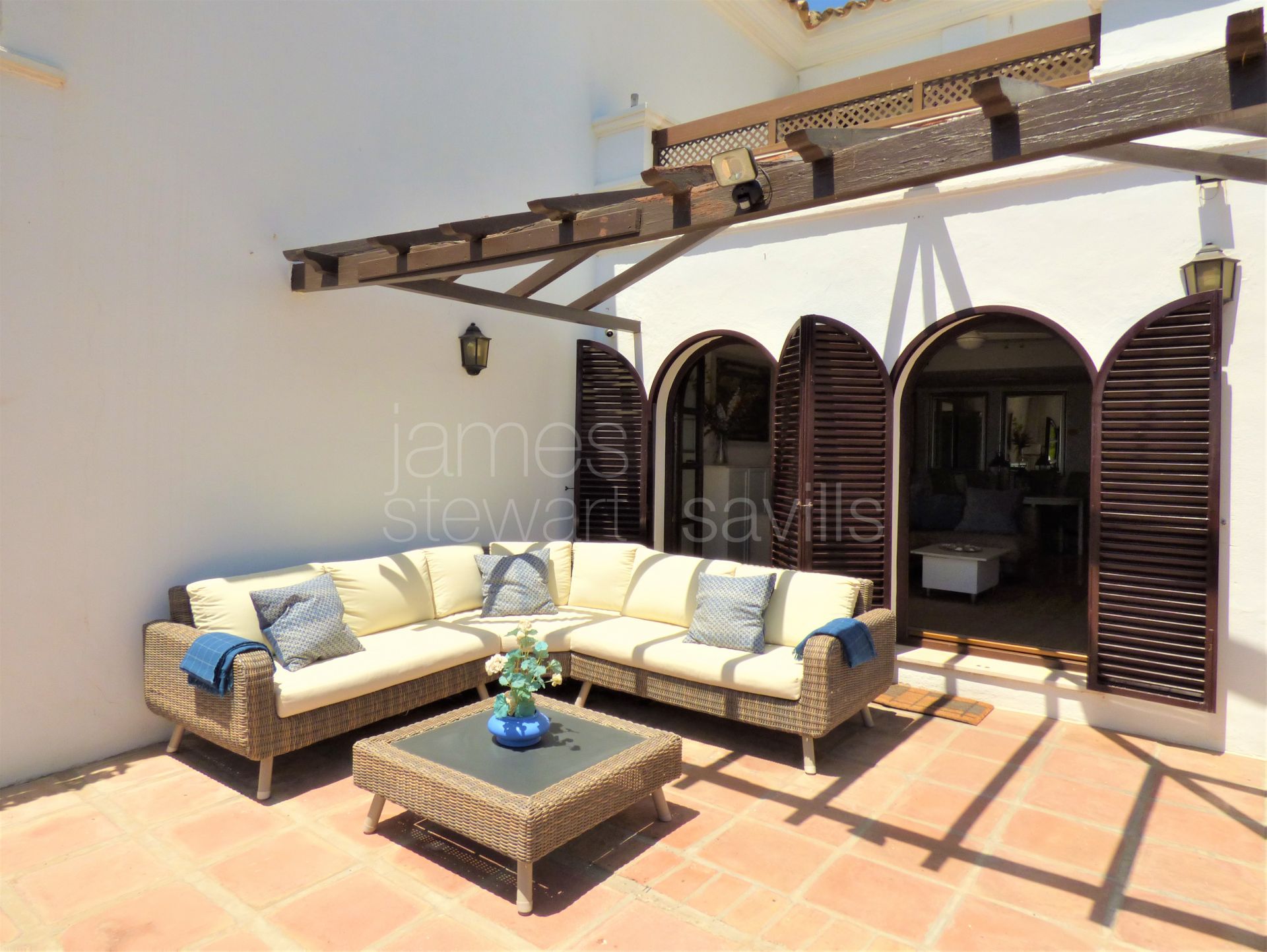 Casa adosada en Alcaidesa ¡a tan solo 35m de la playa!