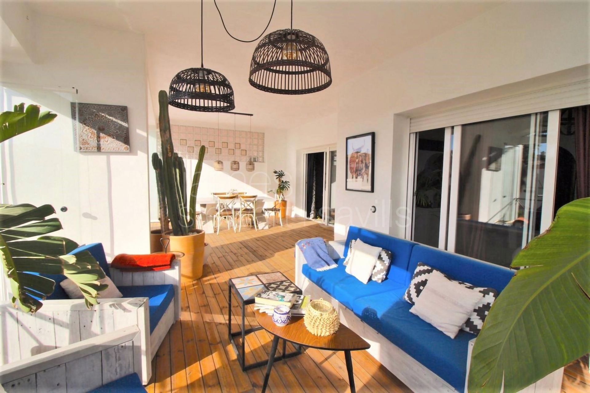 Apartamento de 2 habitaciones con terraza y jardín privado en Alcaidesa Costa.