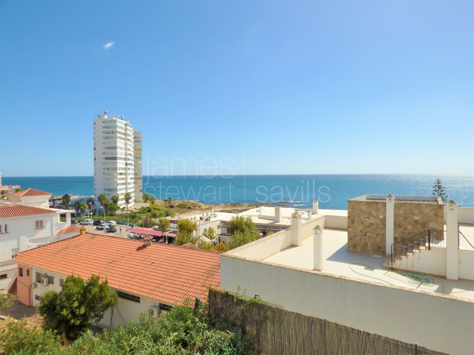 Villa with sea views in Torreguadiaro