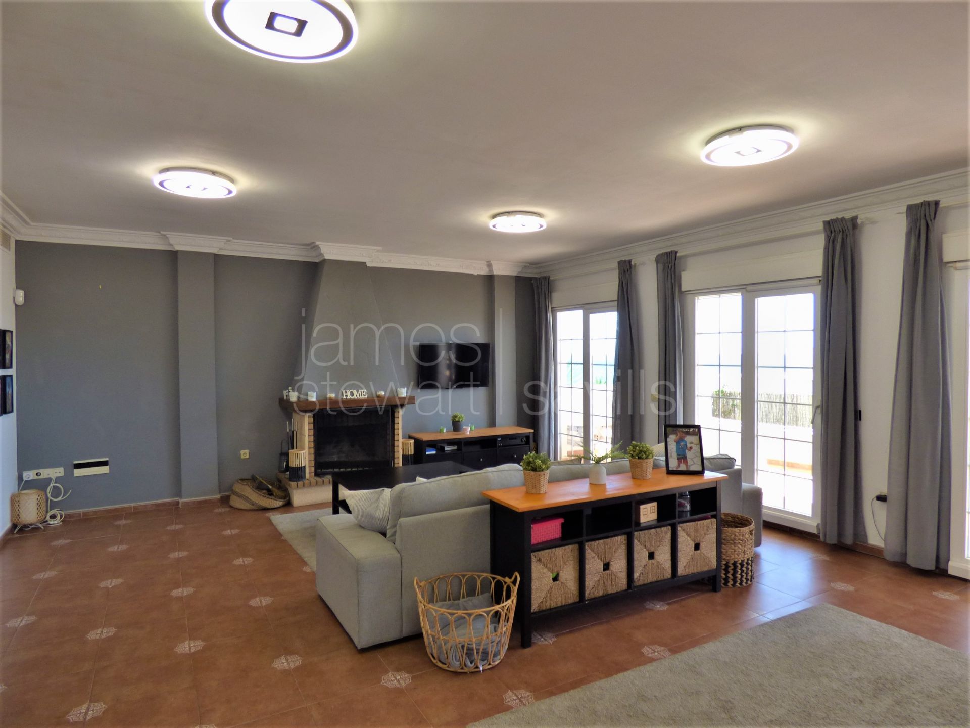 Villa with sea views in Torreguadiaro