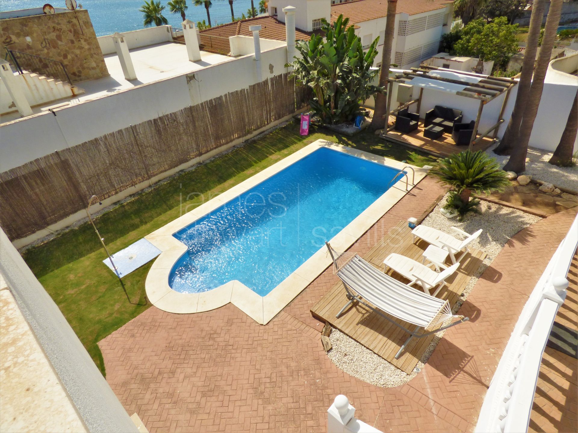 Villa with sea views in Torreguadiaro