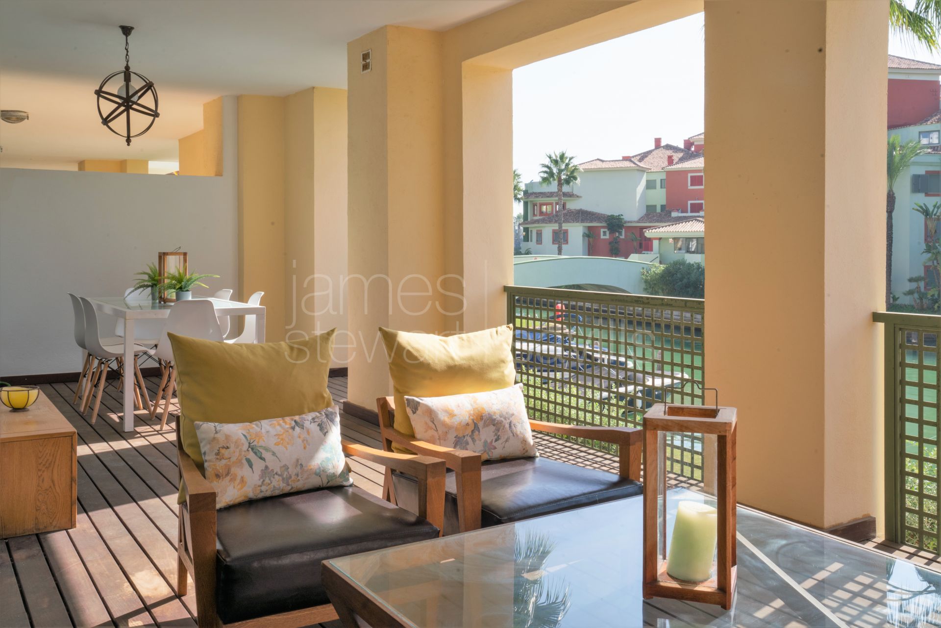 Apartamento de 3 dormitorios orientado al sur en La Marina de Sotogrande