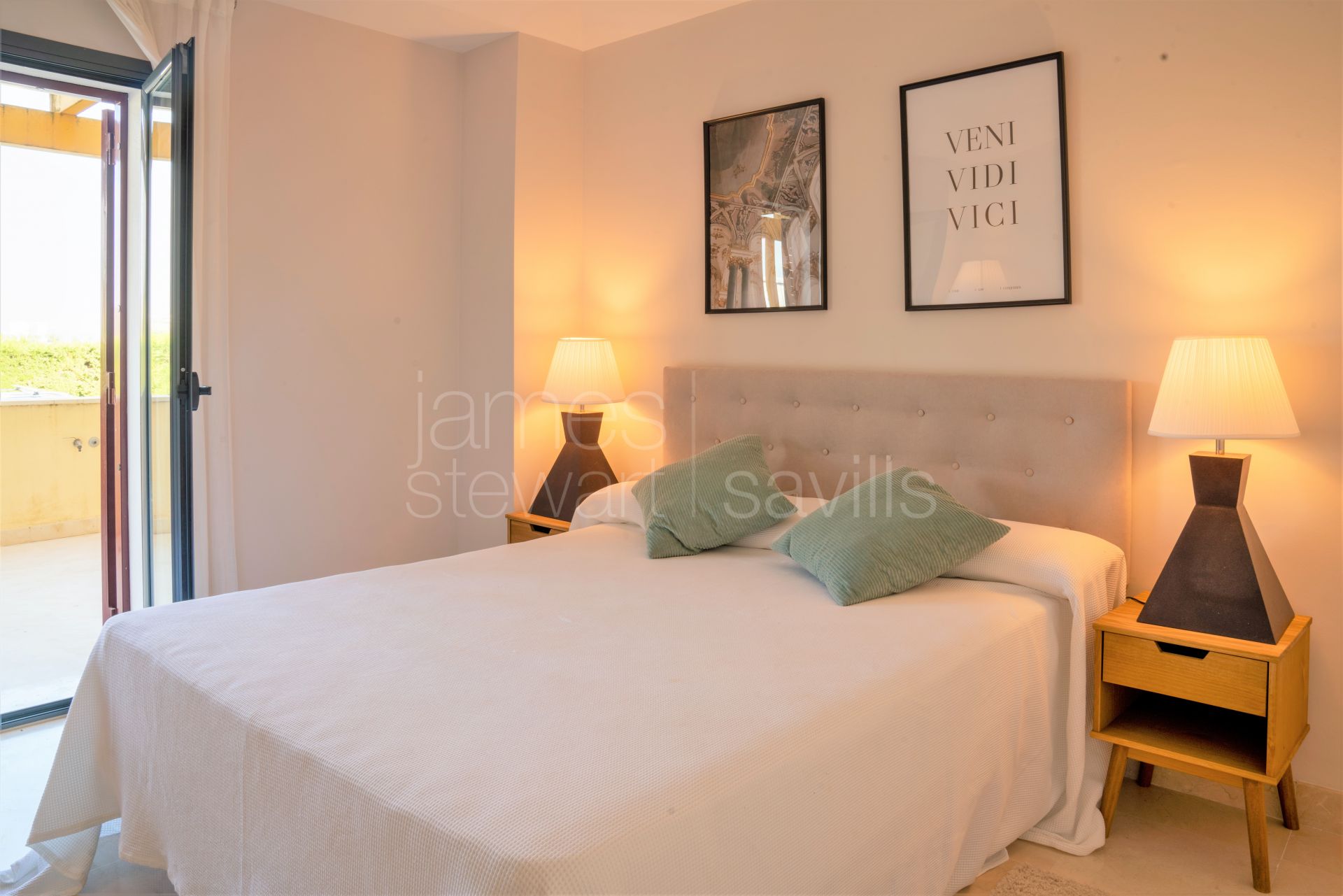 Apartamento de 3 dormitorios orientado al sur en La Marina de Sotogrande