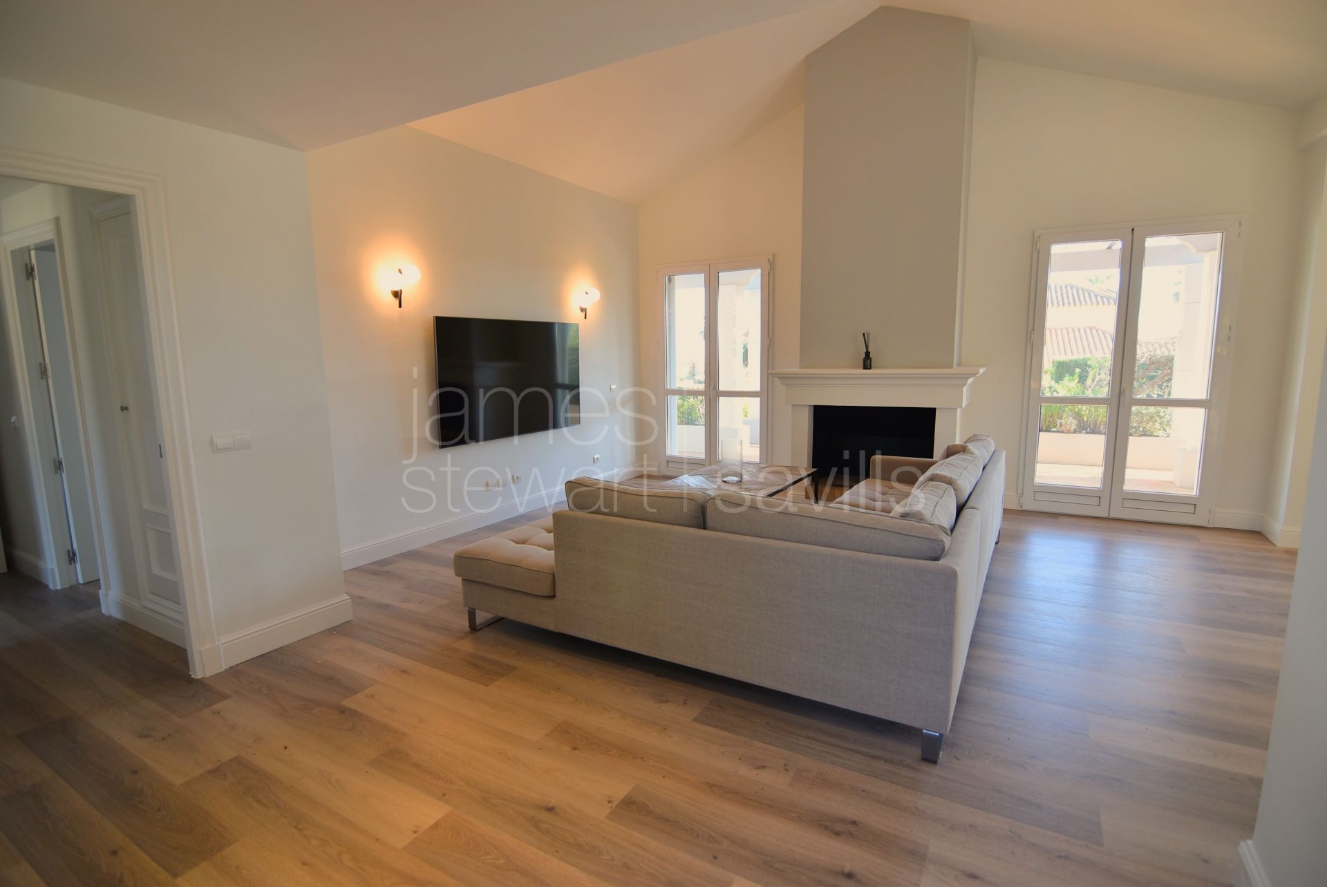 Very charming family home in the F zone with sea views