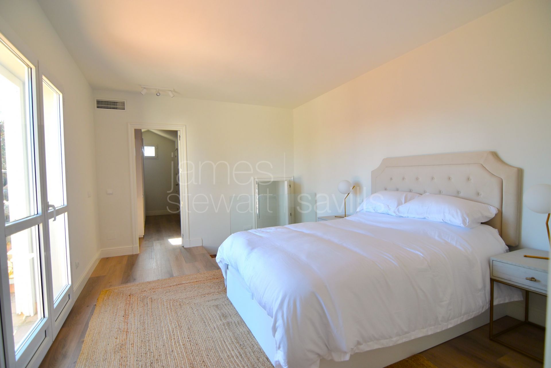 Very charming family home in the F zone with sea views