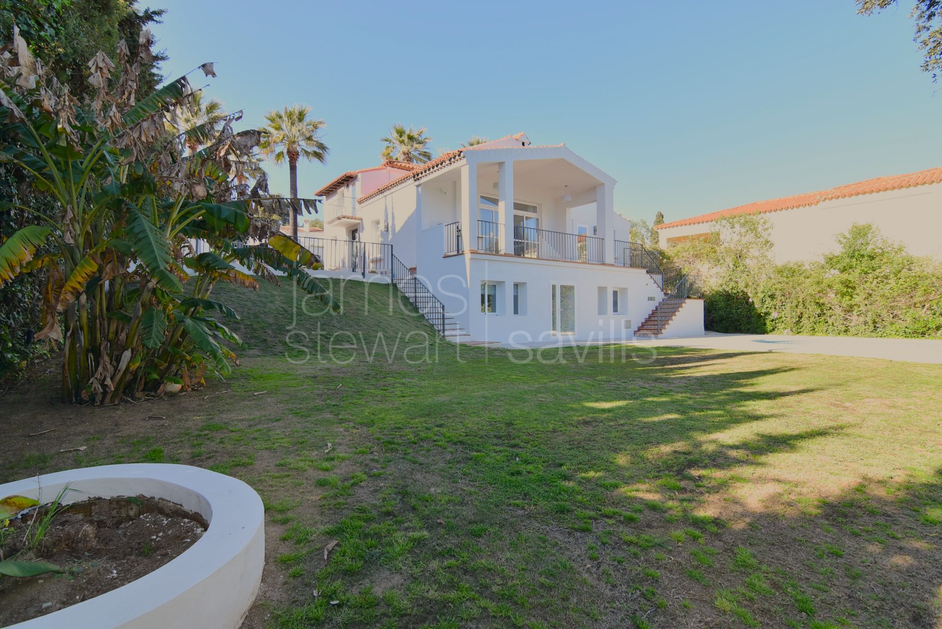Great villa recently totally refurbished in the popular B zone of Sotogrande Costa