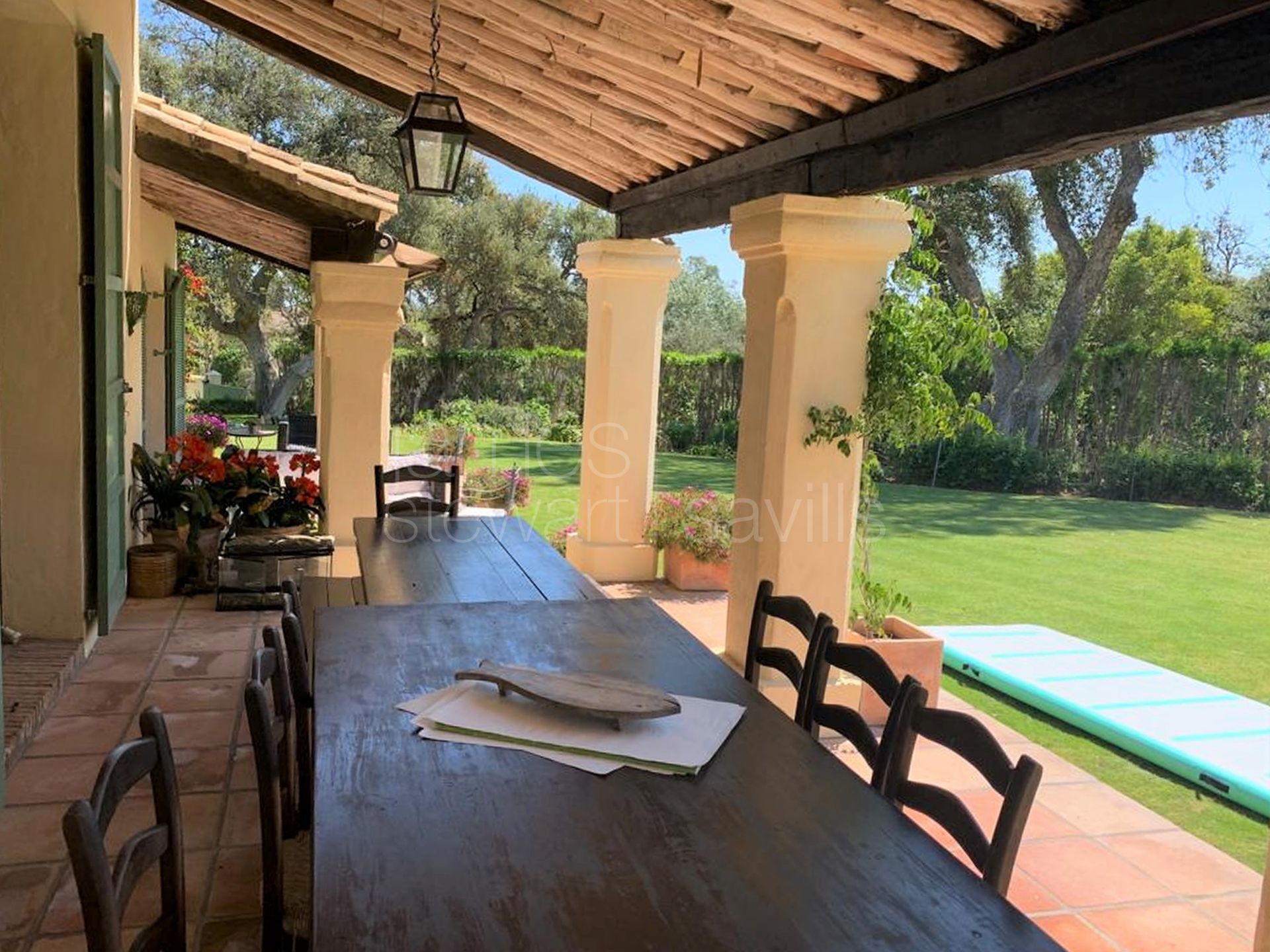 Looking for a country house a few minutes from the coast - here it is in the heart of Sotogrande