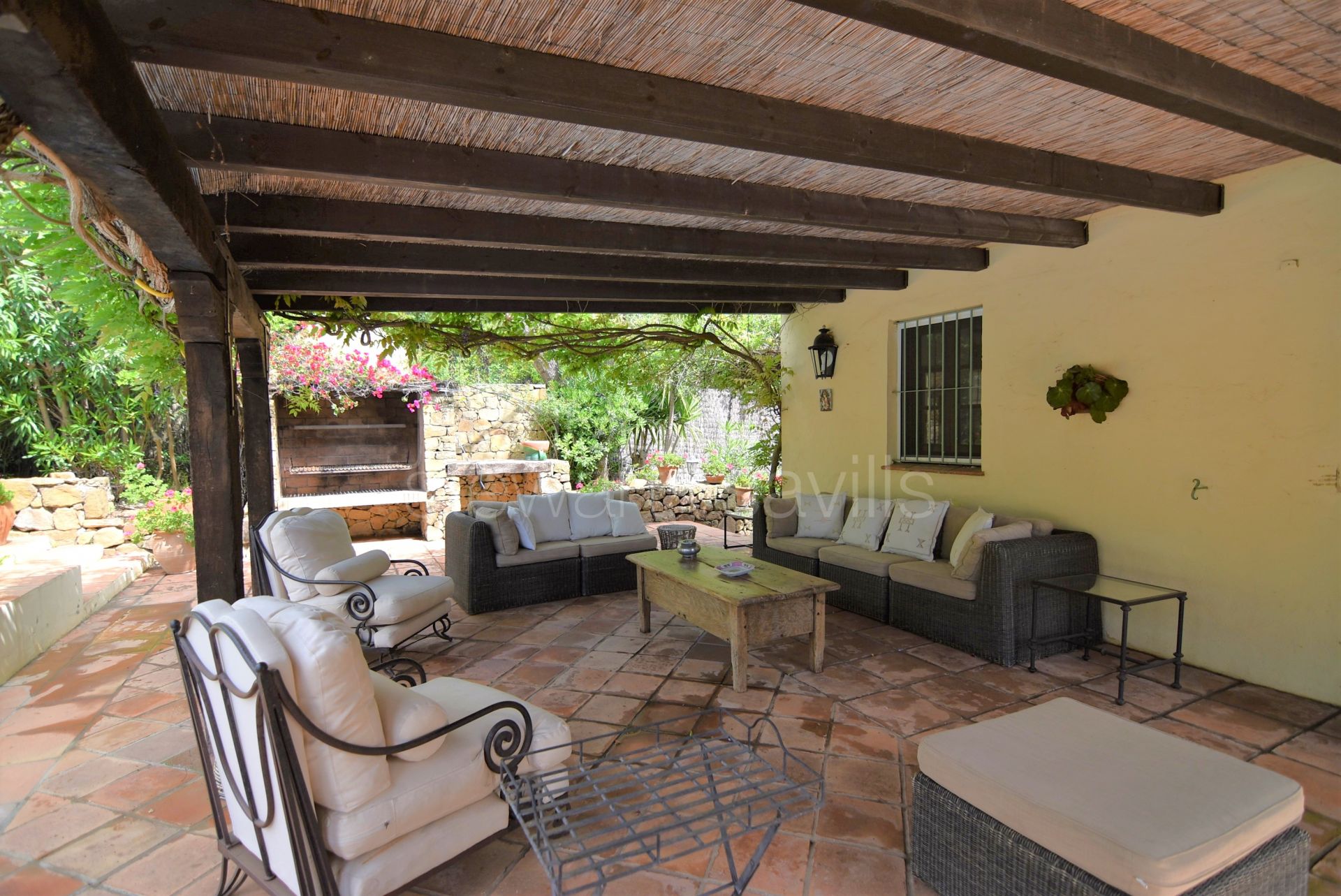 Looking for a country house a few minutes from the coast - here it is in the heart of Sotogrande