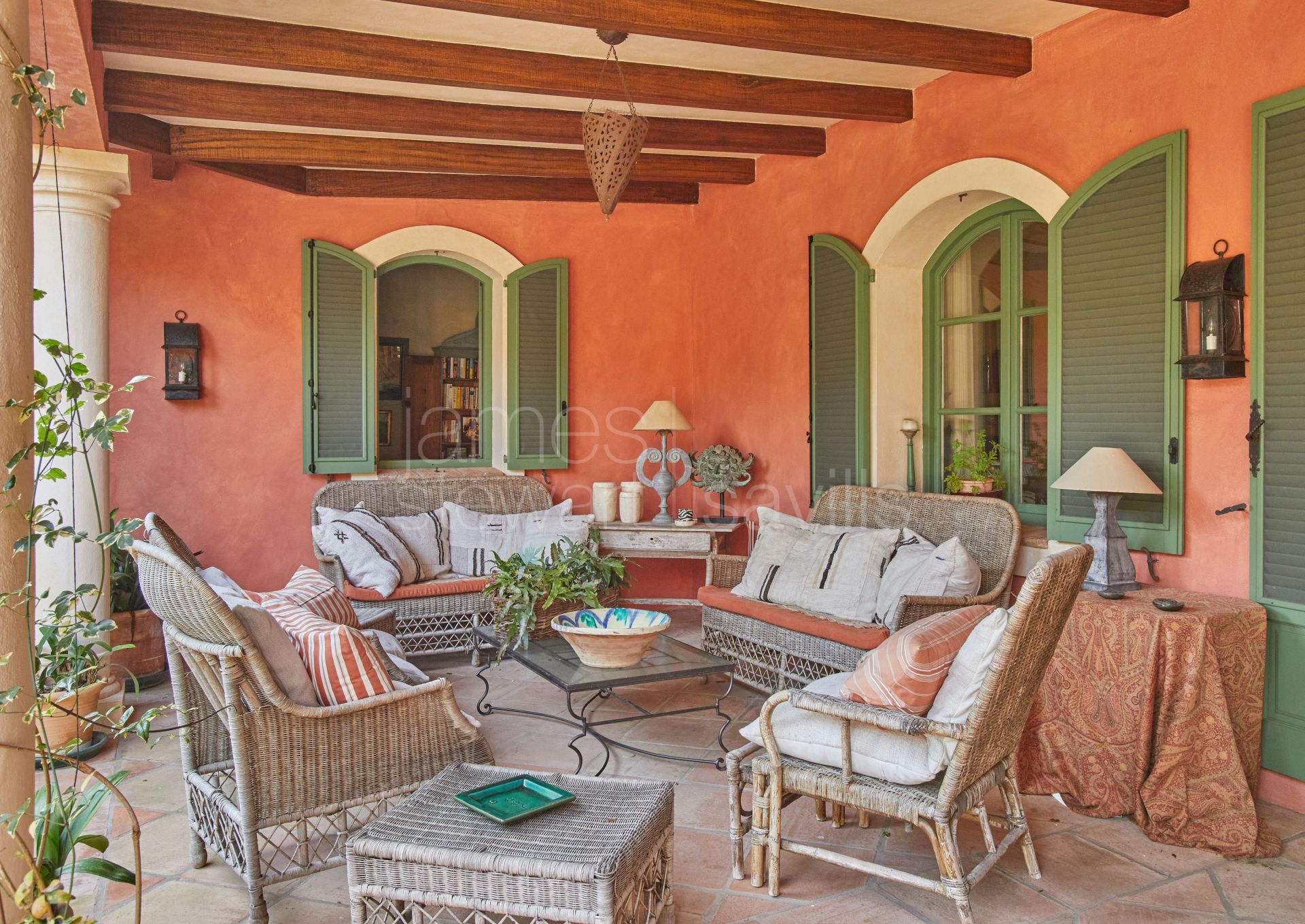 Superb one storey villa in Central Sotogrande - Andalucian architecture at its best