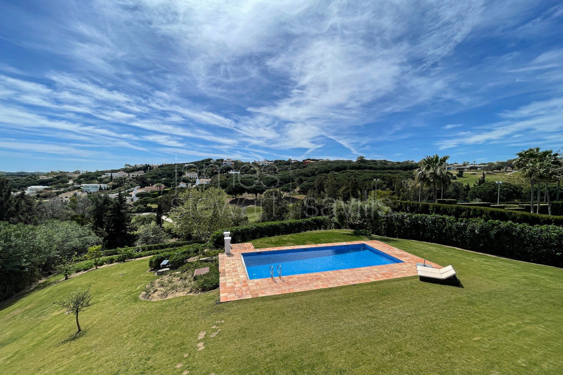 Elegante residencia familiar de estilo andaluz en Sotogrande Alto