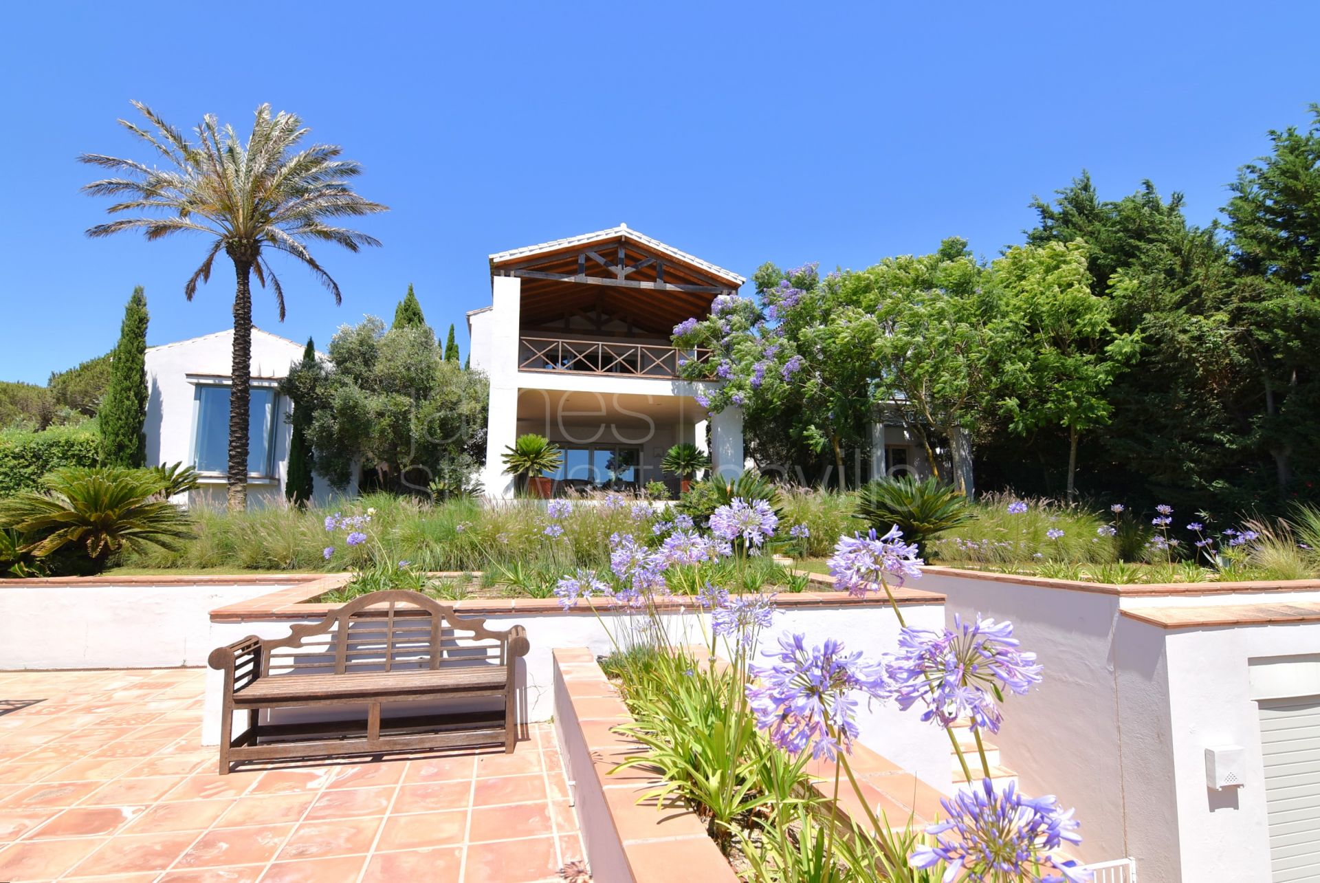 Impresionantes vistas desde una fabulosa villa en el punto más alto de La Reserva, Sotogrande
