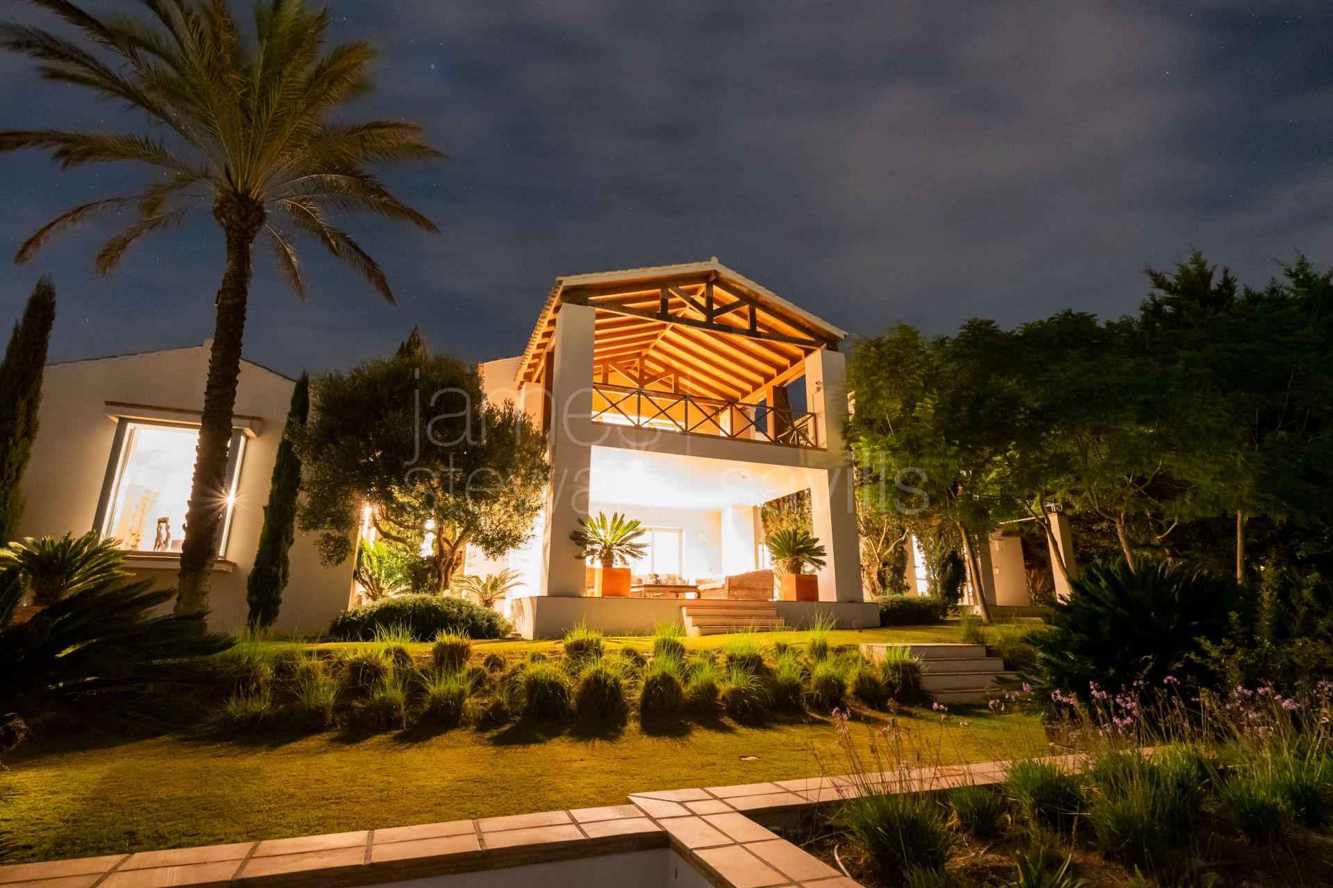 Impresionantes vistas desde una fabulosa villa en el punto más alto de La Reserva, Sotogrande
