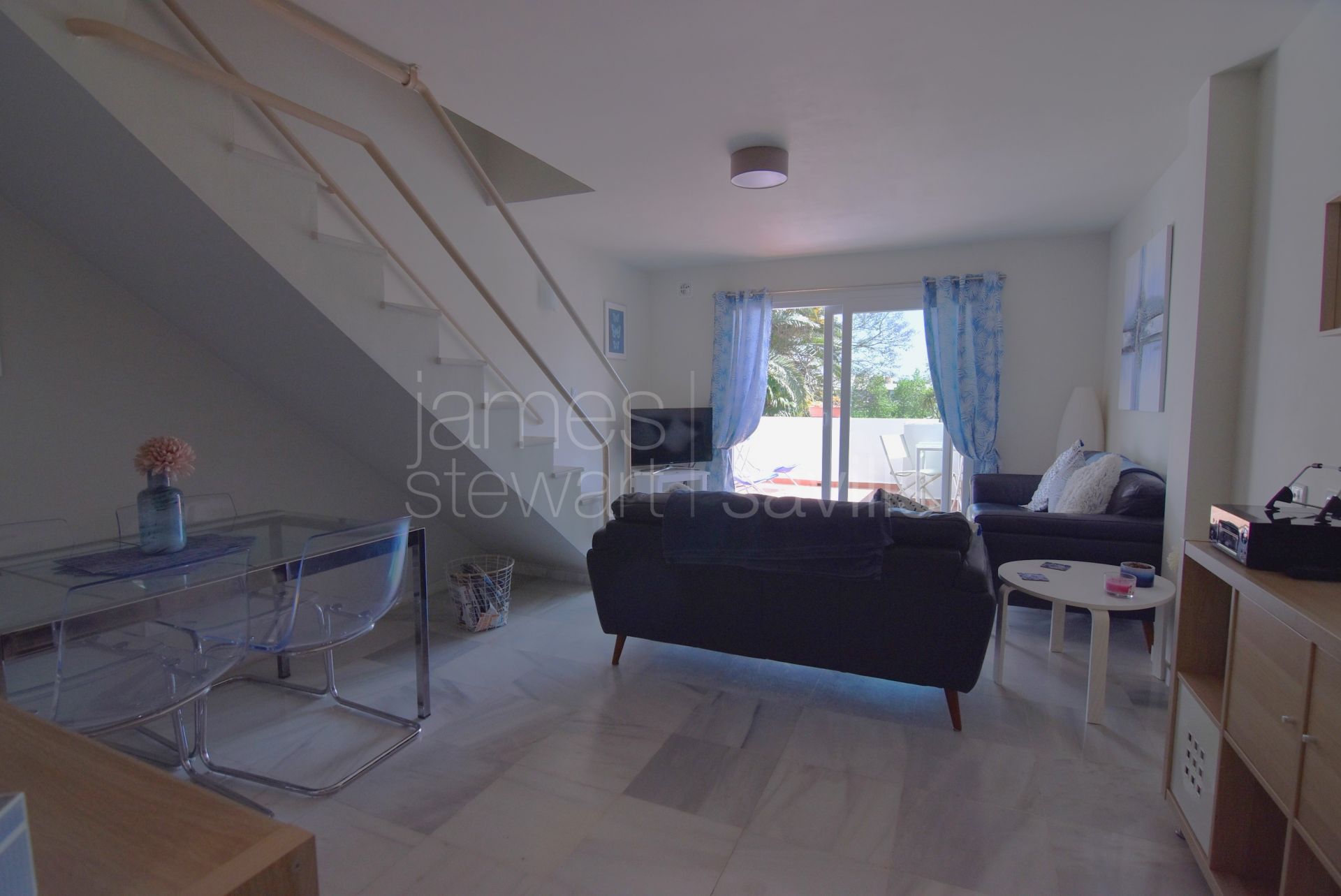 Excellent fully refurbished 2 bedroom apartment in Jardines de Sotogrande