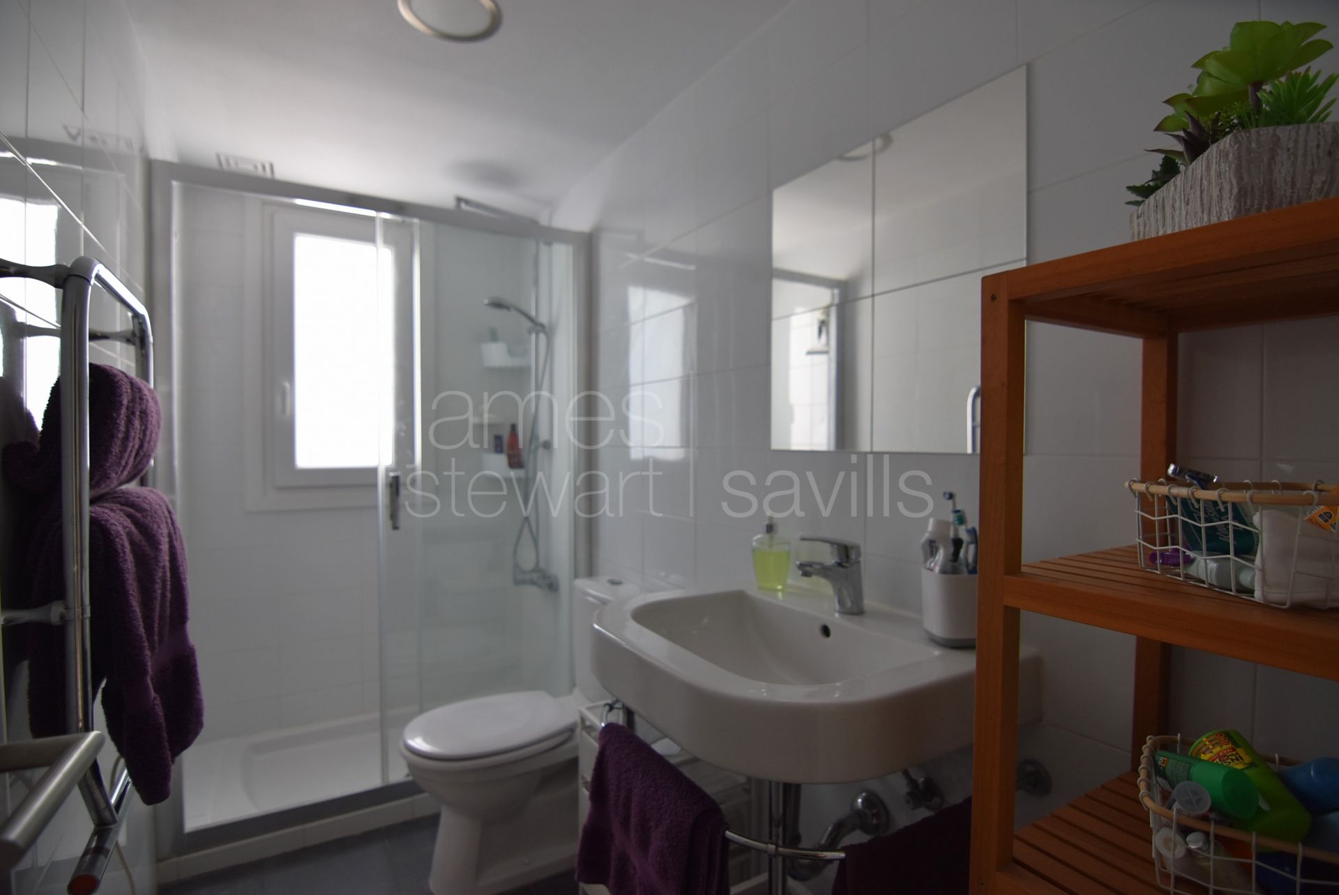 Excellent fully refurbished 2 bedroom apartment in Jardines de Sotogrande