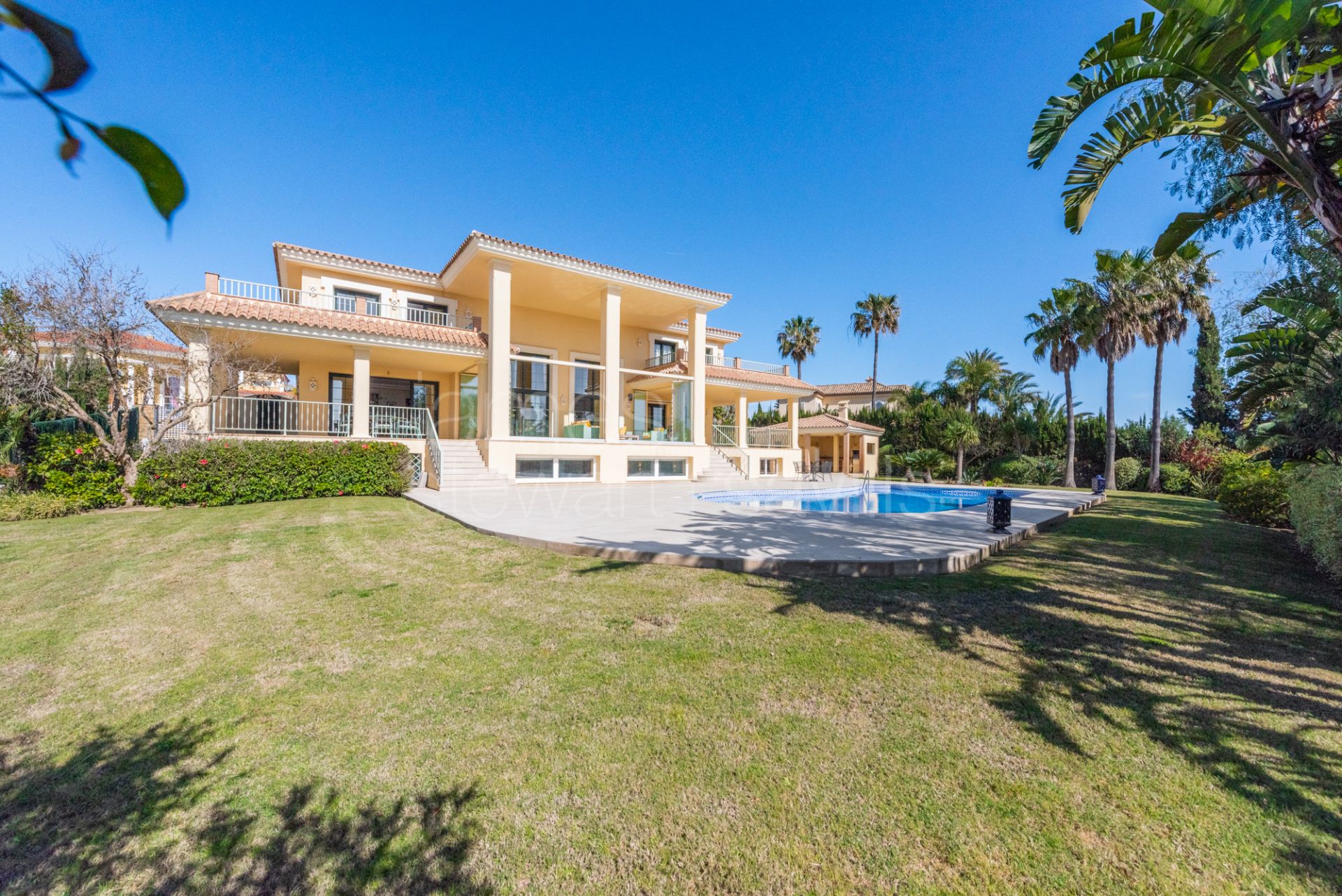 Villa with Sea Views near So-Sotogrande Hotel and Almenara Golf Course