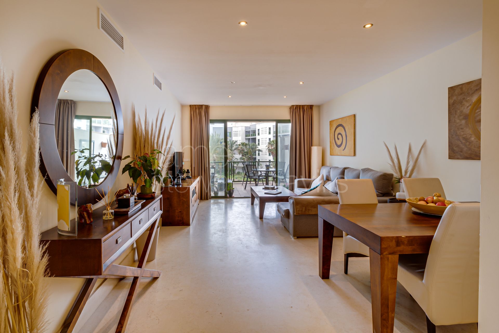 Apartamento de 2 dormitorios con vistas a La Marina de Sotogrande en Jungla del Loro