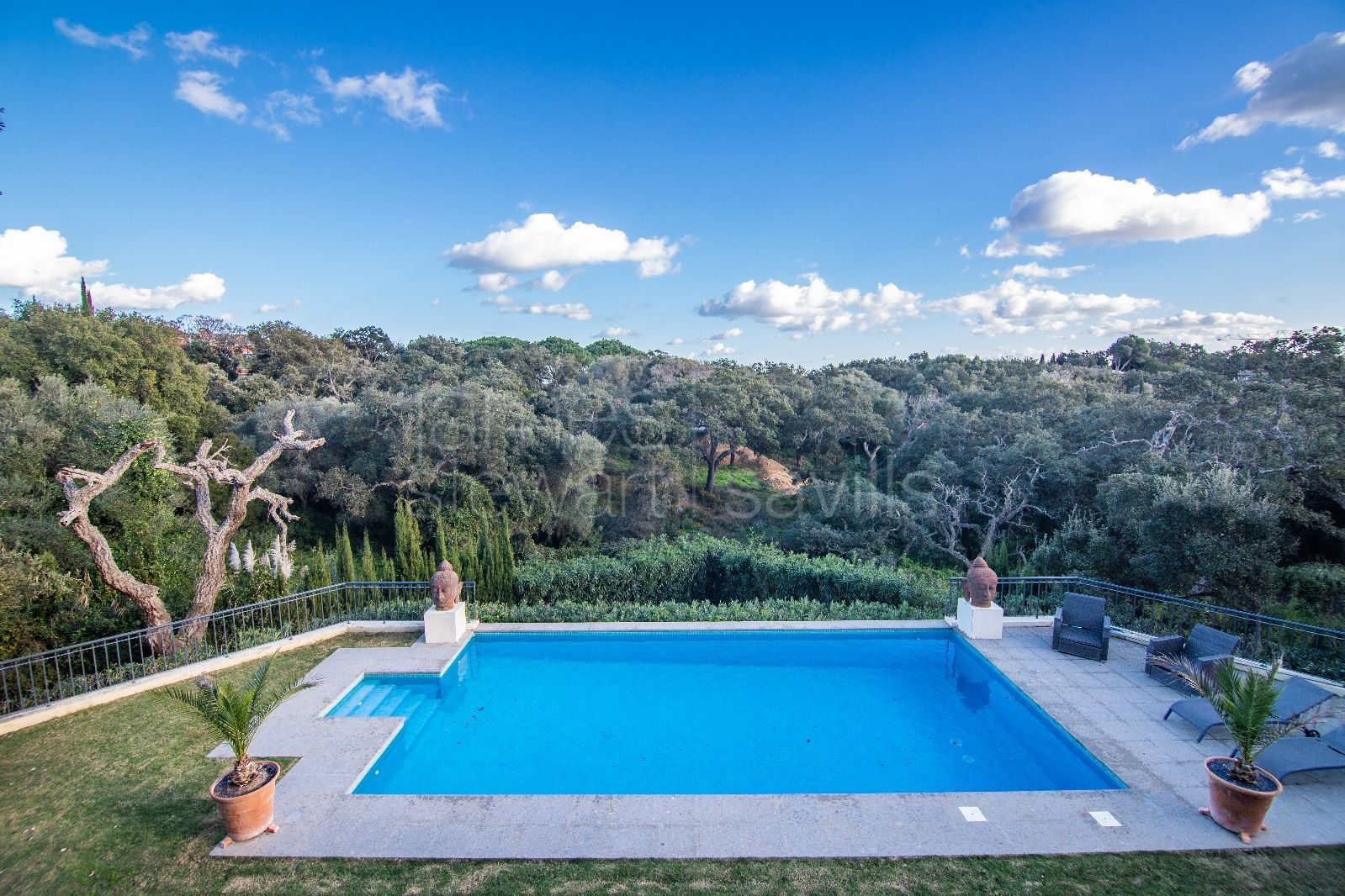 5 bedroom villa in an exclusive gated community within Sotogrande